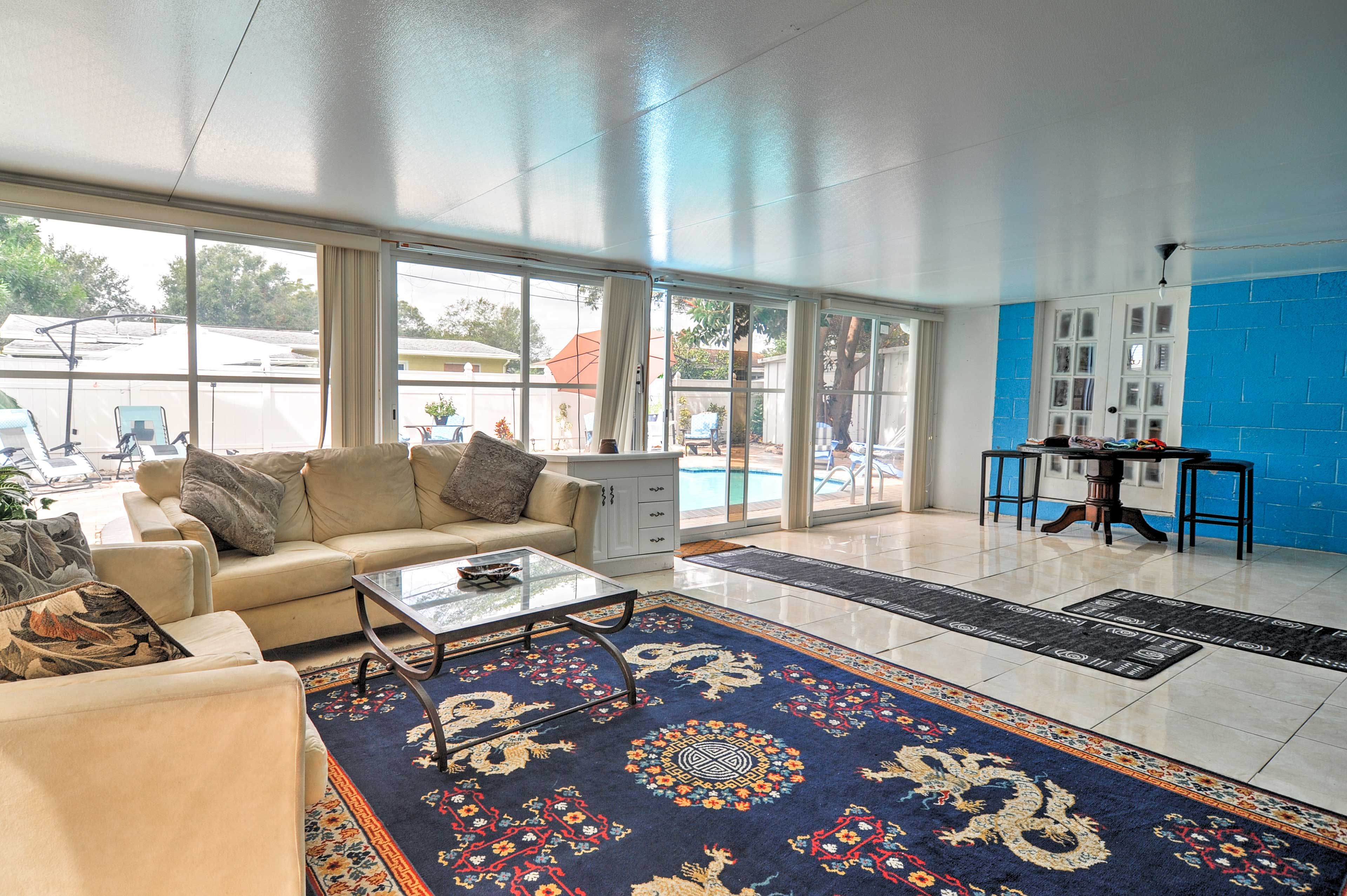 Sunroom | Pet Friendly