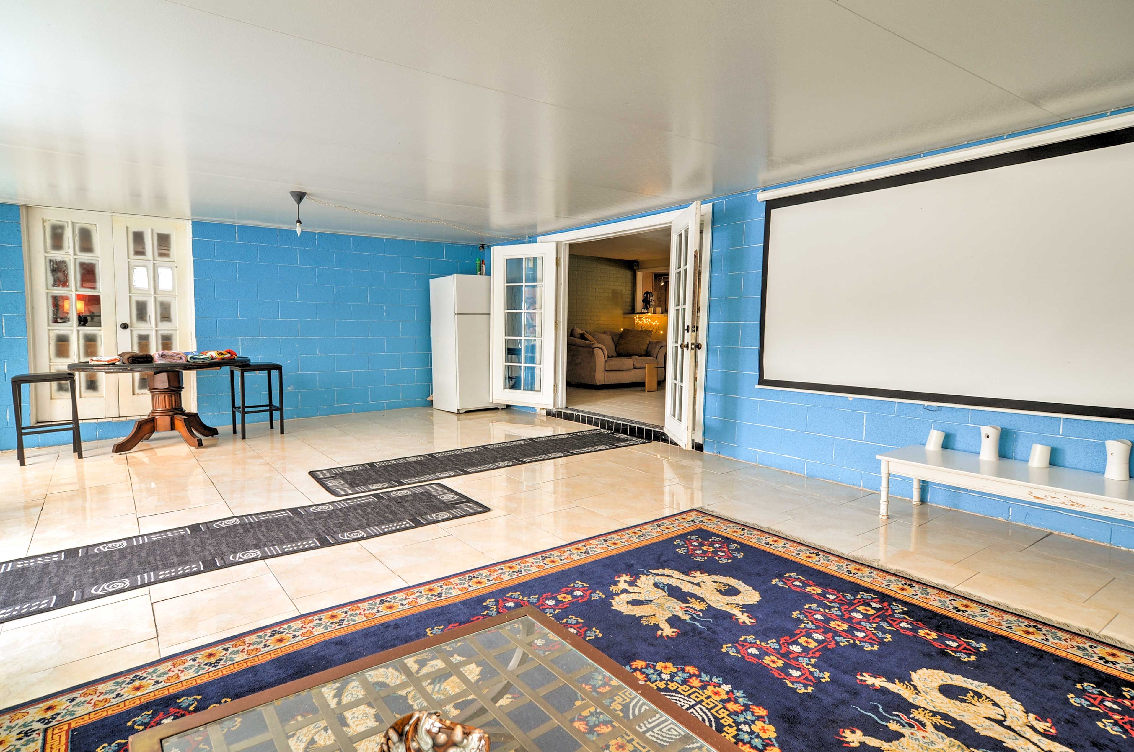 Sunroom | Projector (Not For Guest Use)