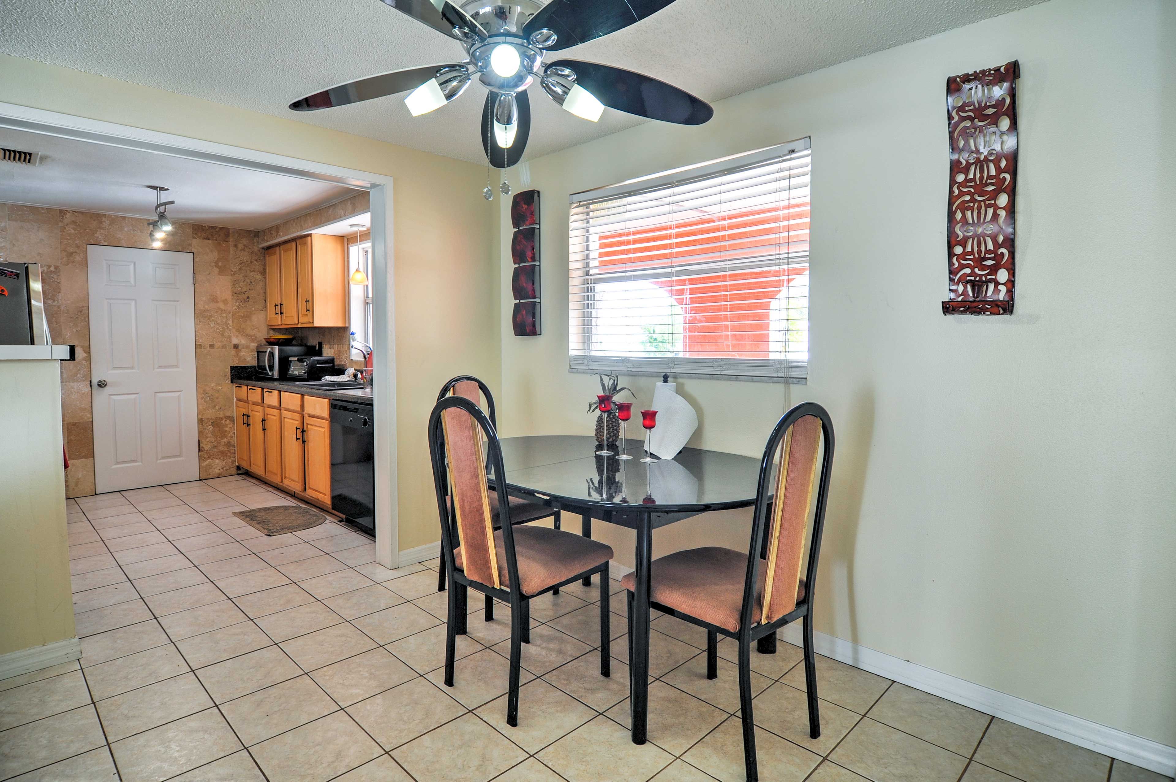 Dining Area | Dishware & Flatware Provided