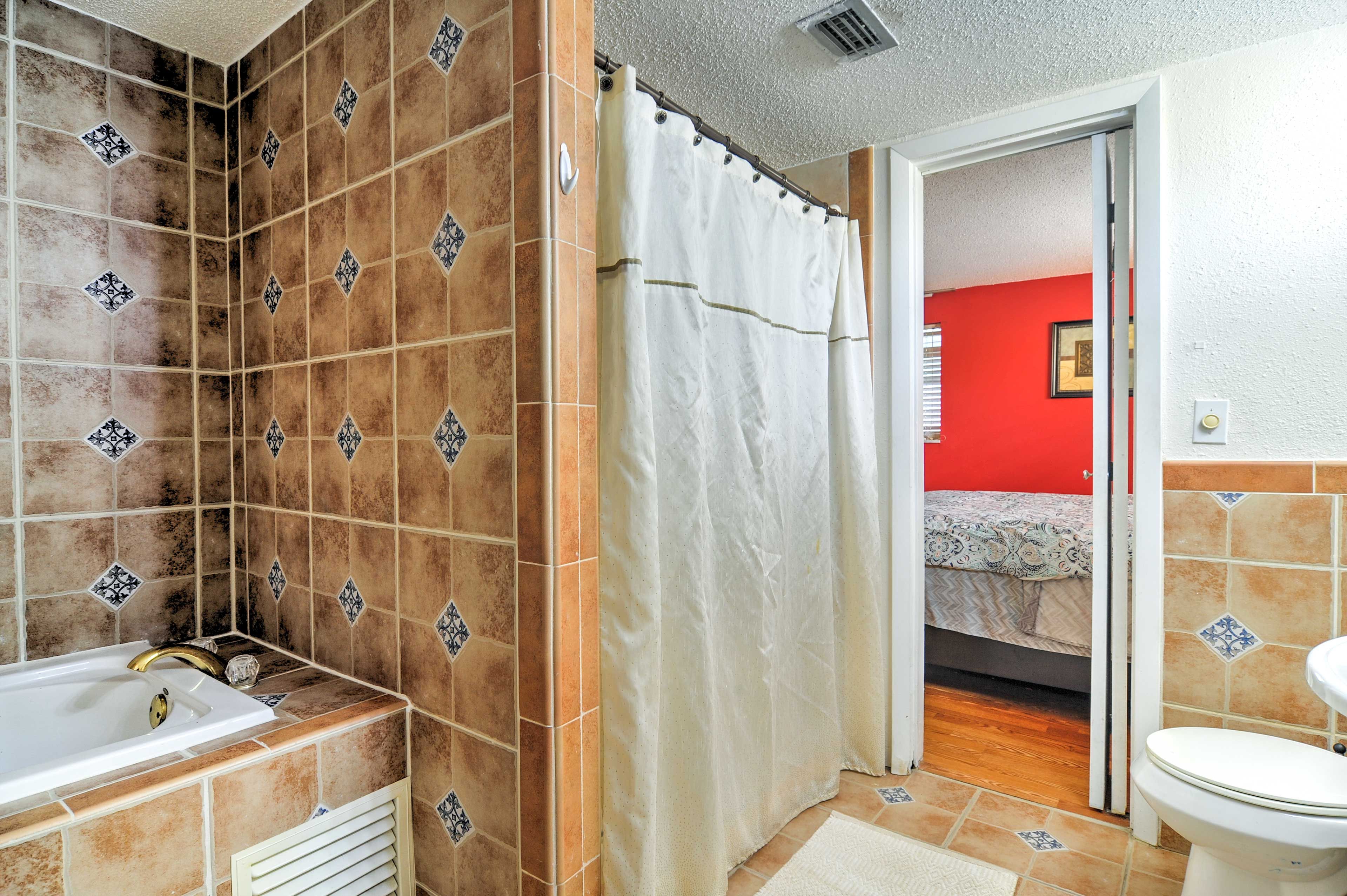 En-Suite Bathroom