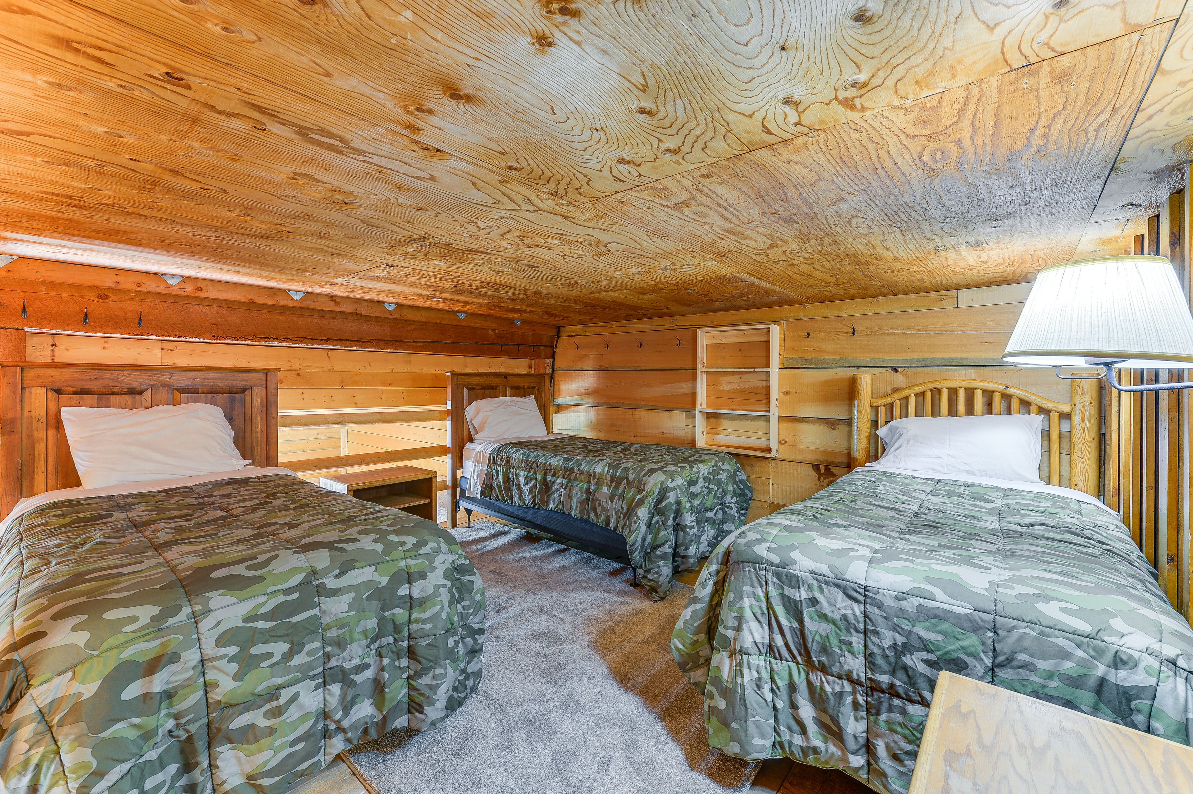 Loft | 3 Twin Beds