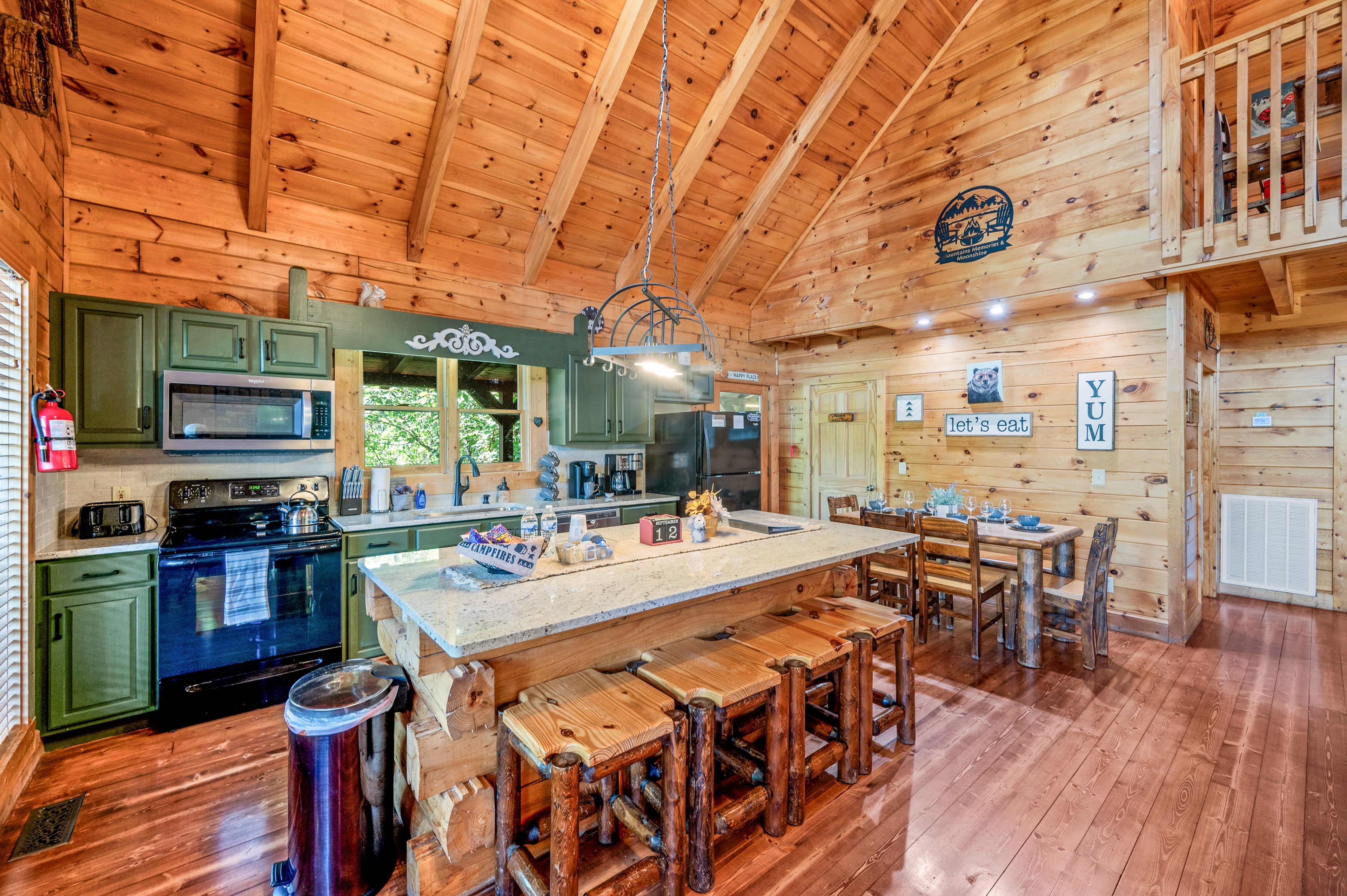 Kitchen & Dining Area | Vaulted Ceilings