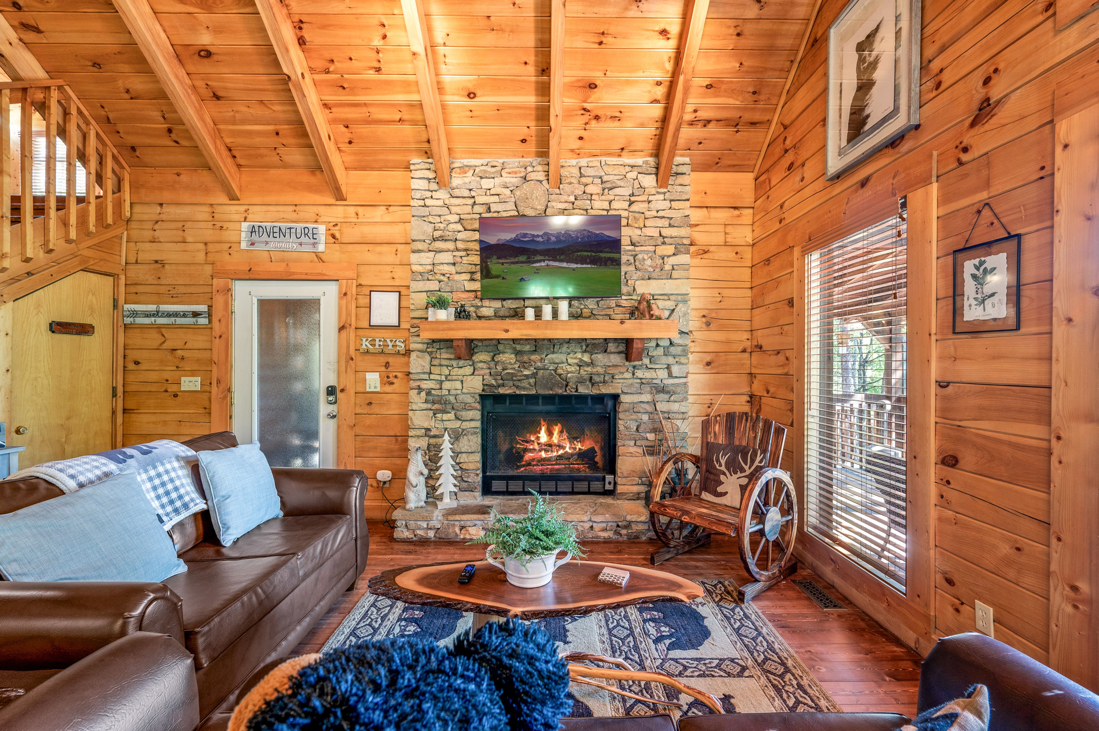Living Room | Fireplace