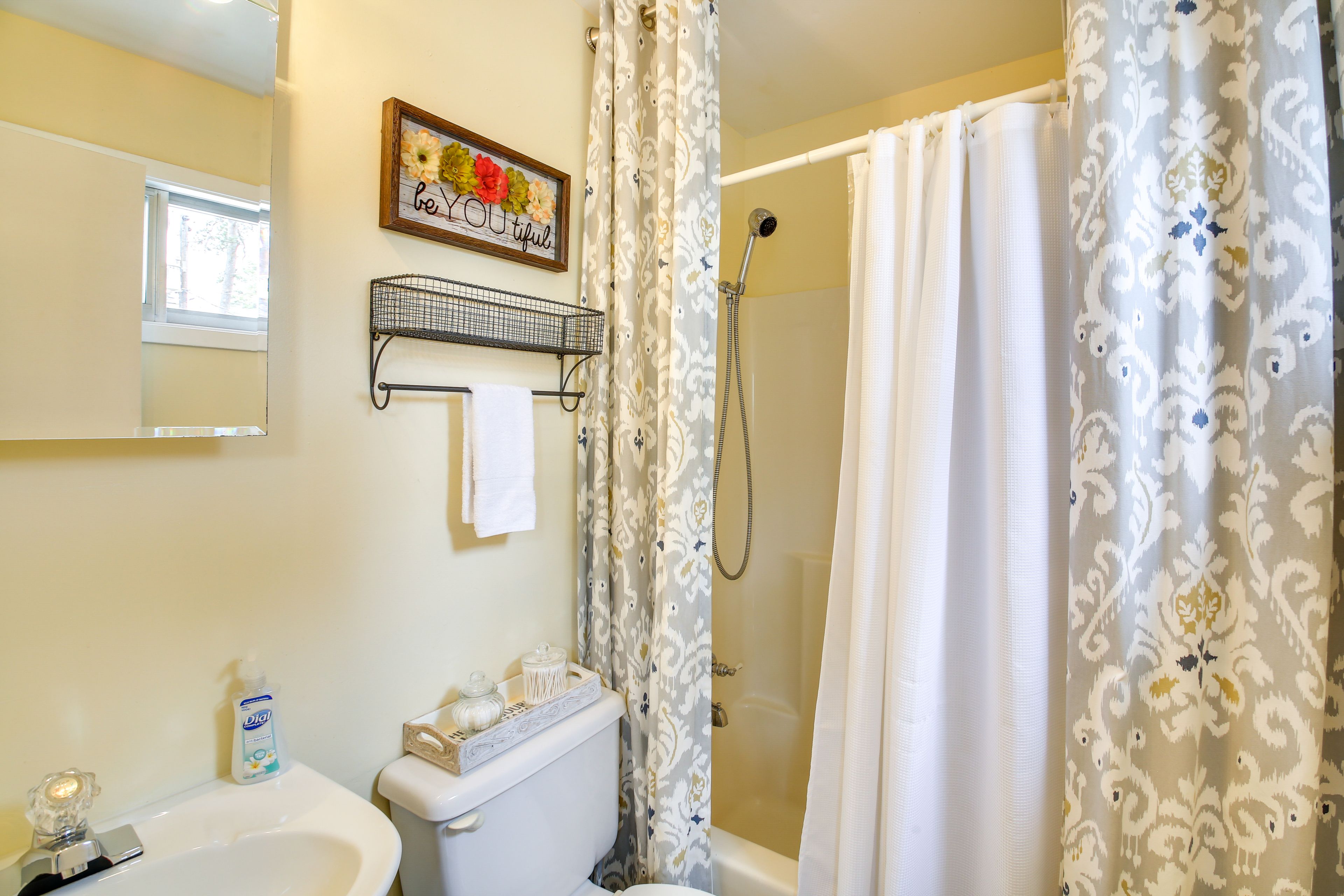 Full Bathroom | Towels & Linens Provided