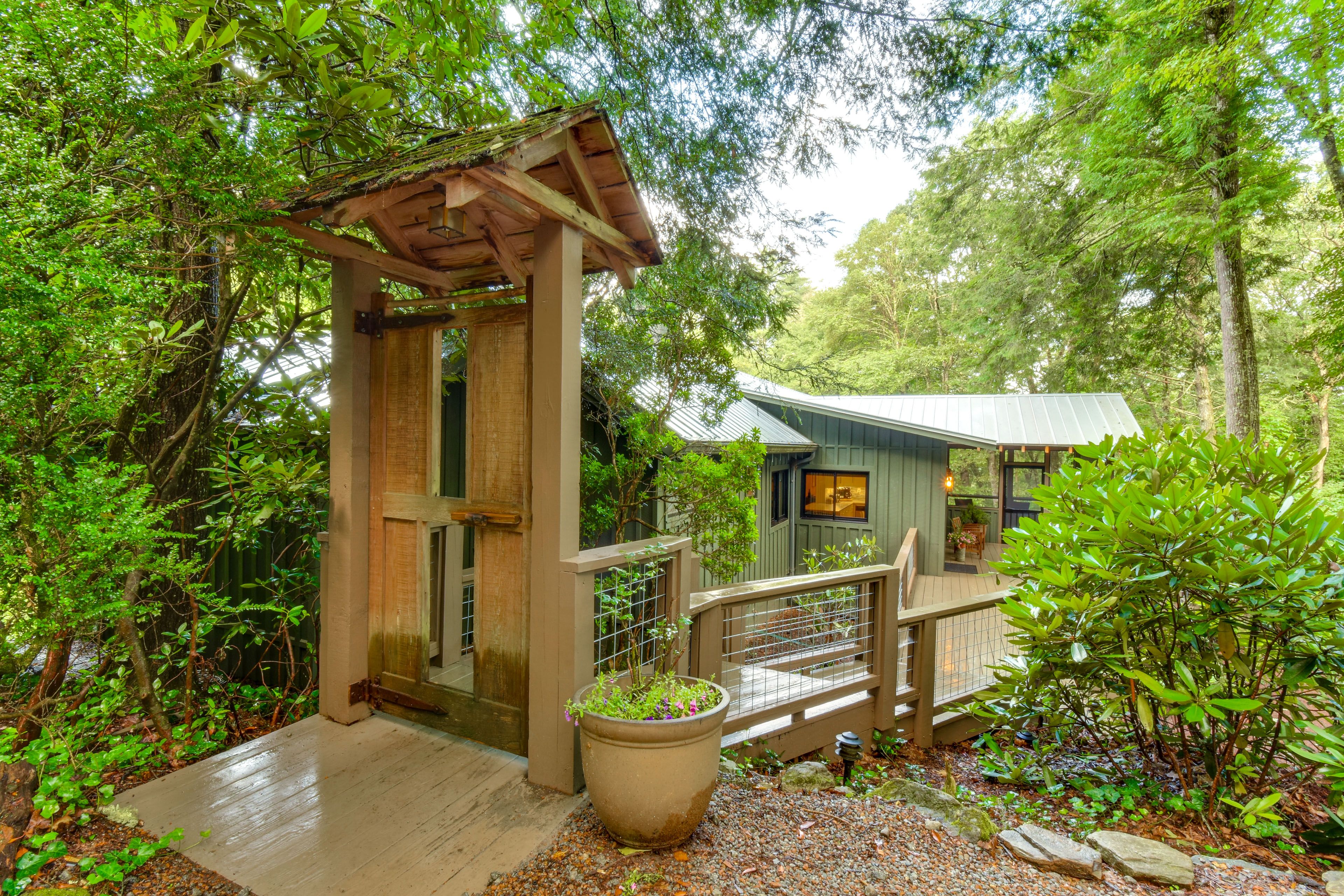 Property Entrance | Ample Driveway Parking