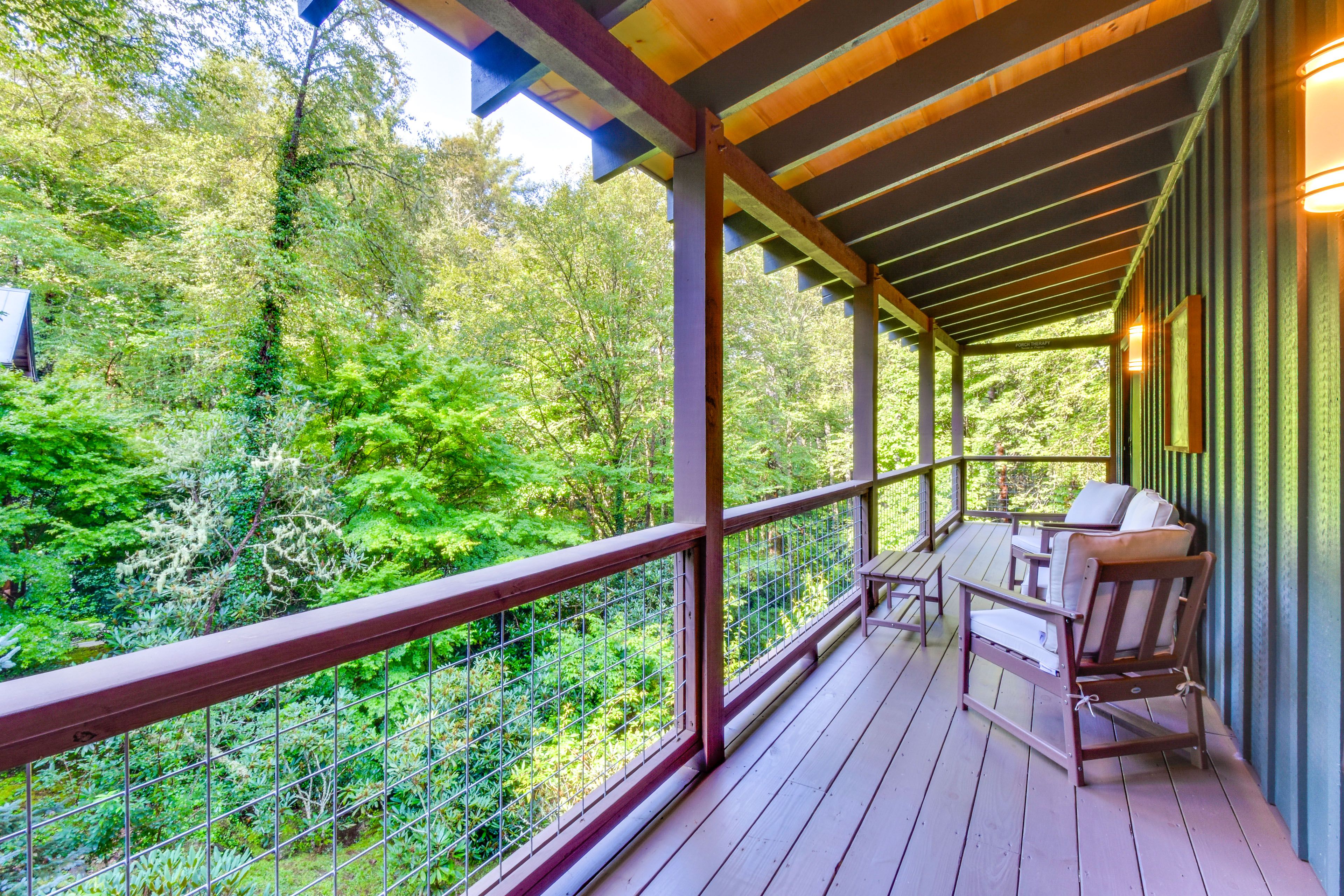 Wraparound Deck w/ Seating