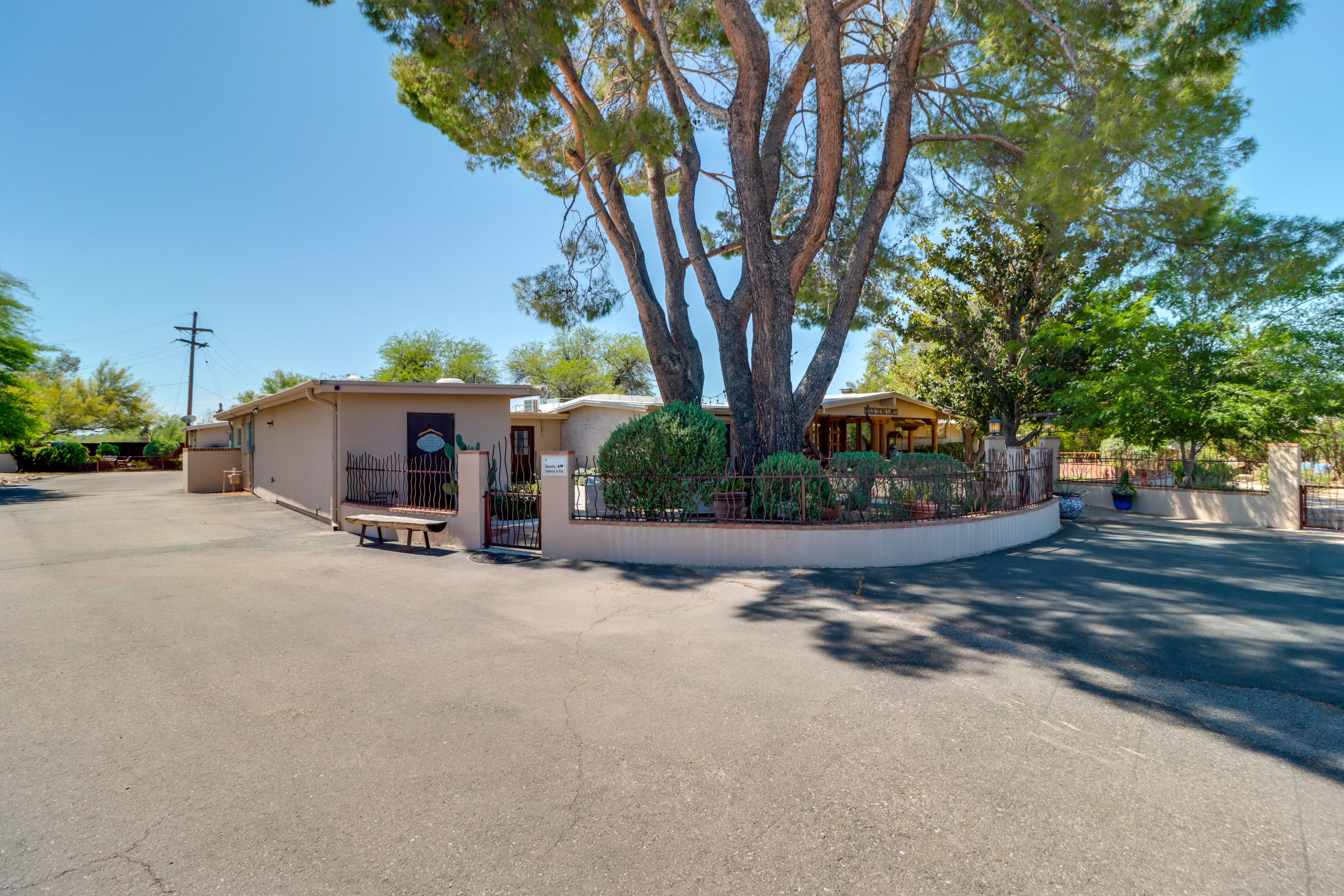 Shared Driveway (3 Vehicles)