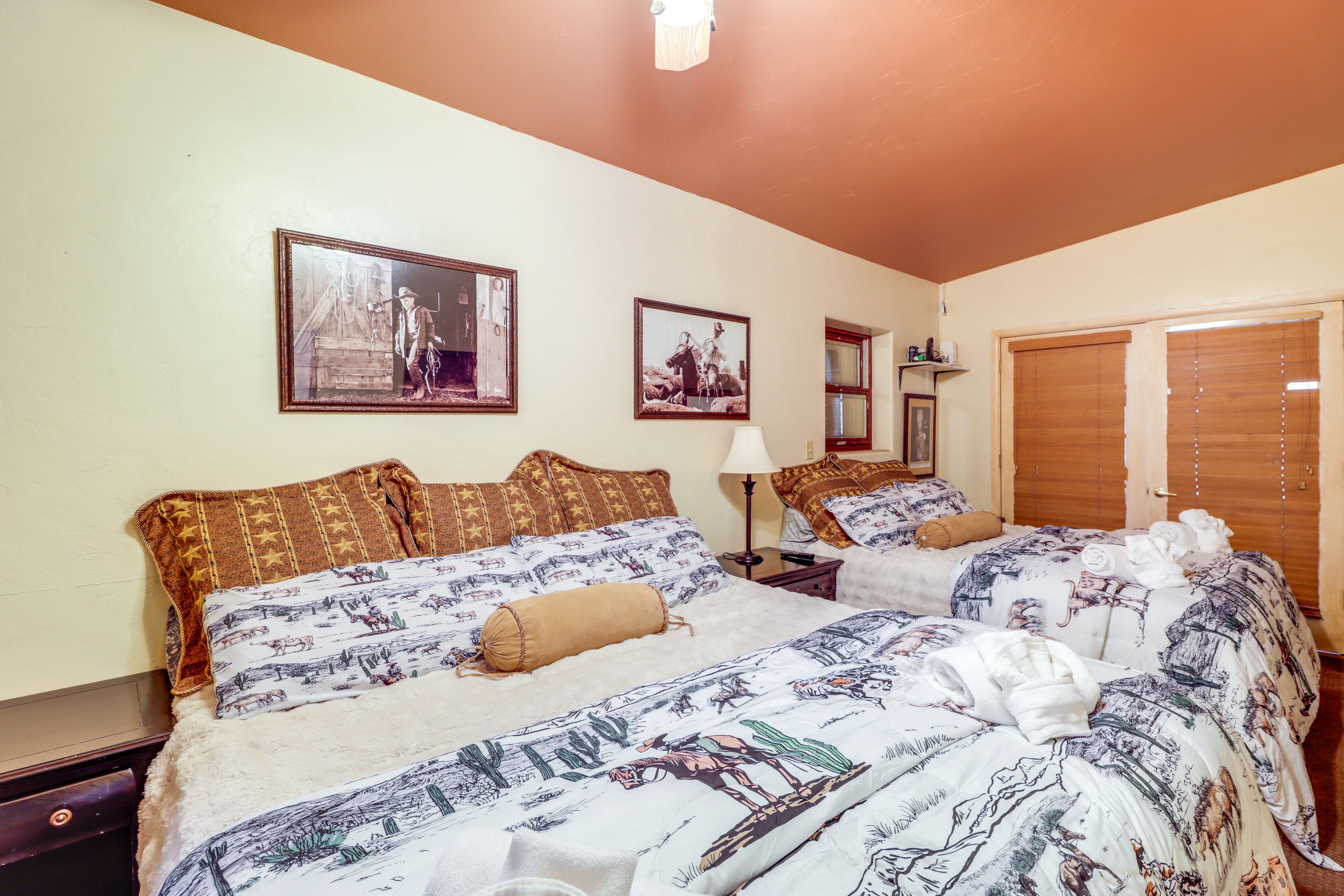 Bedroom 5 | King Bed | Queen Bed