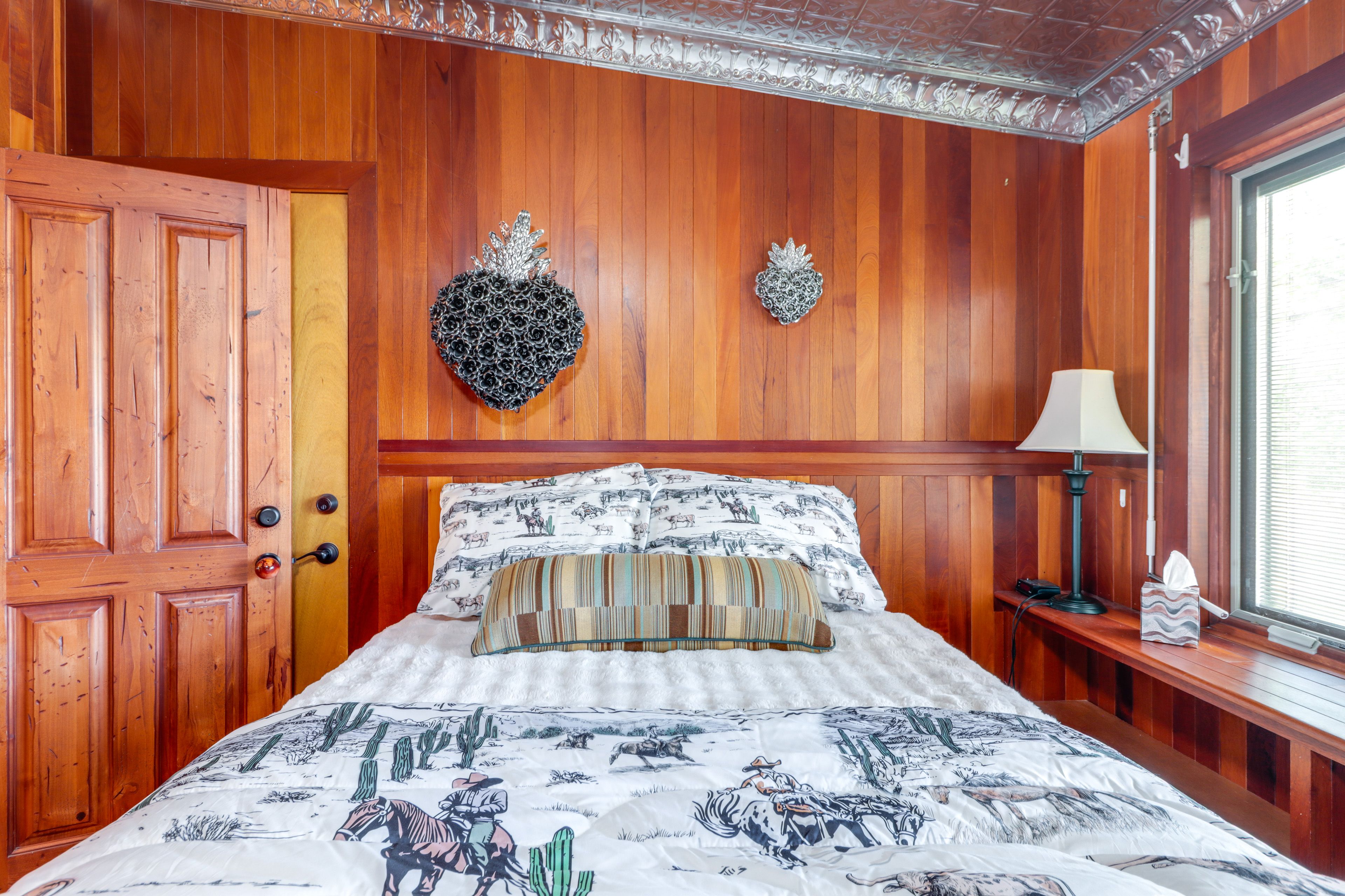 Bedroom 2 | Queen Bed