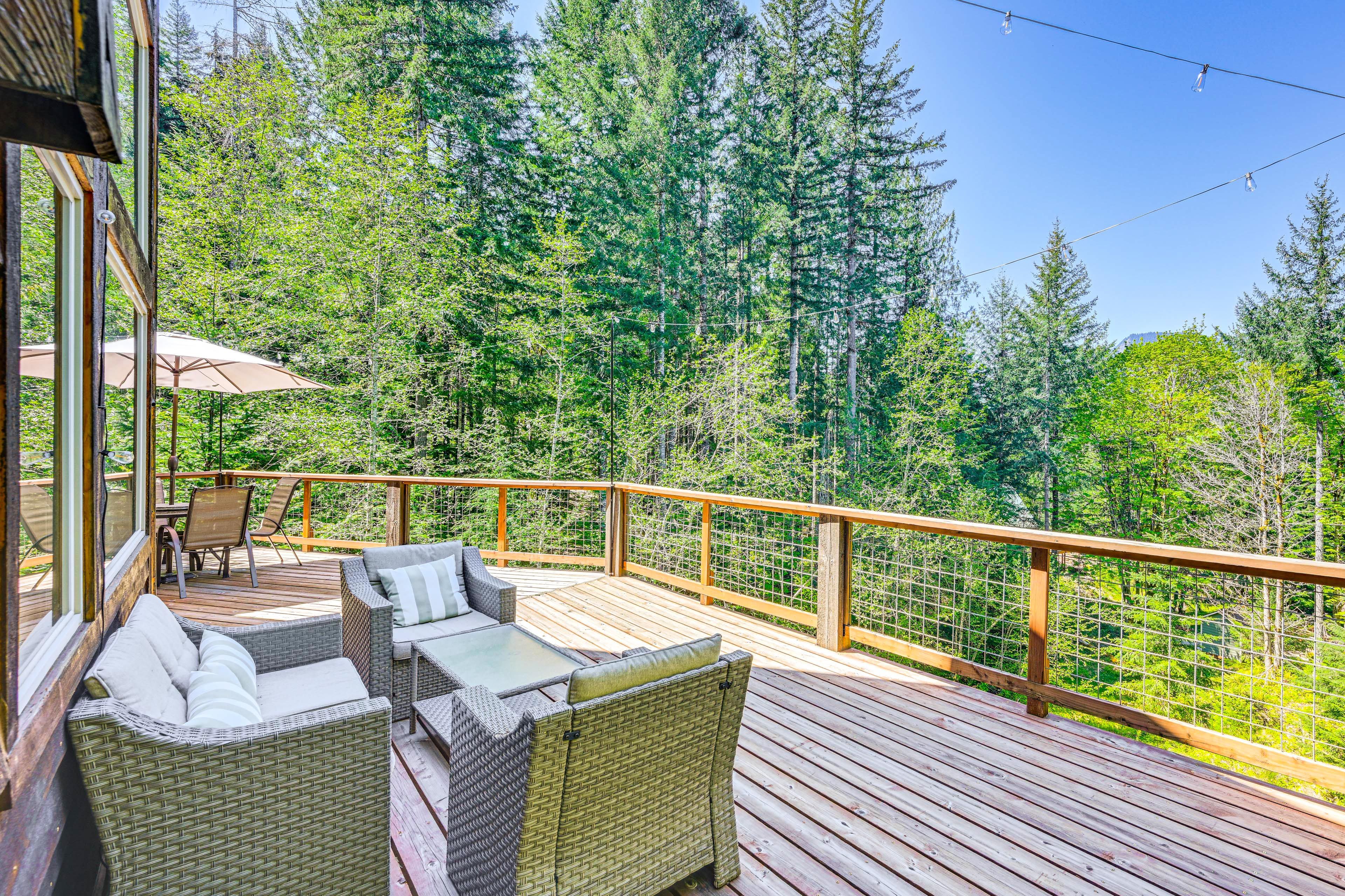 Exterior | Upper Level Deck