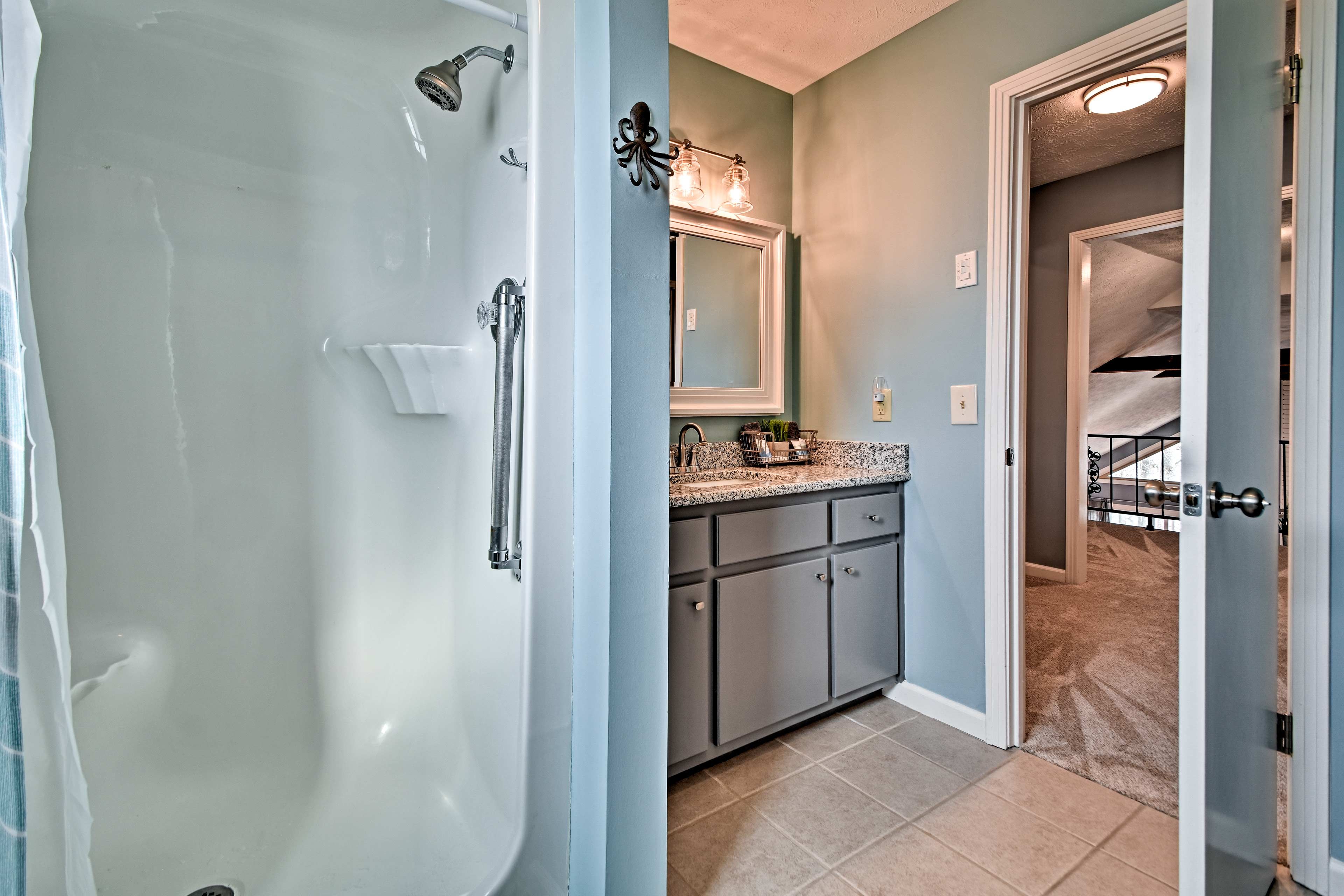 Full Bathroom