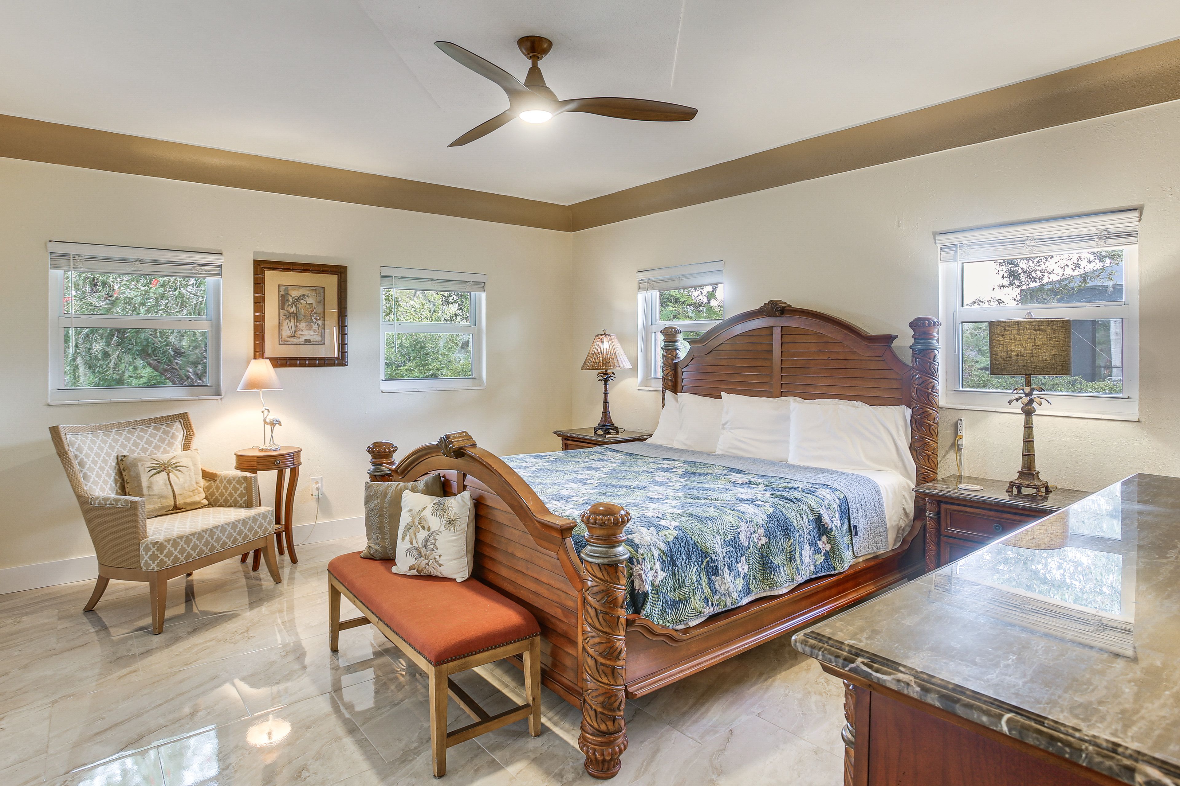 Bedroom 1 | King Bed | En-Suite Bathroom