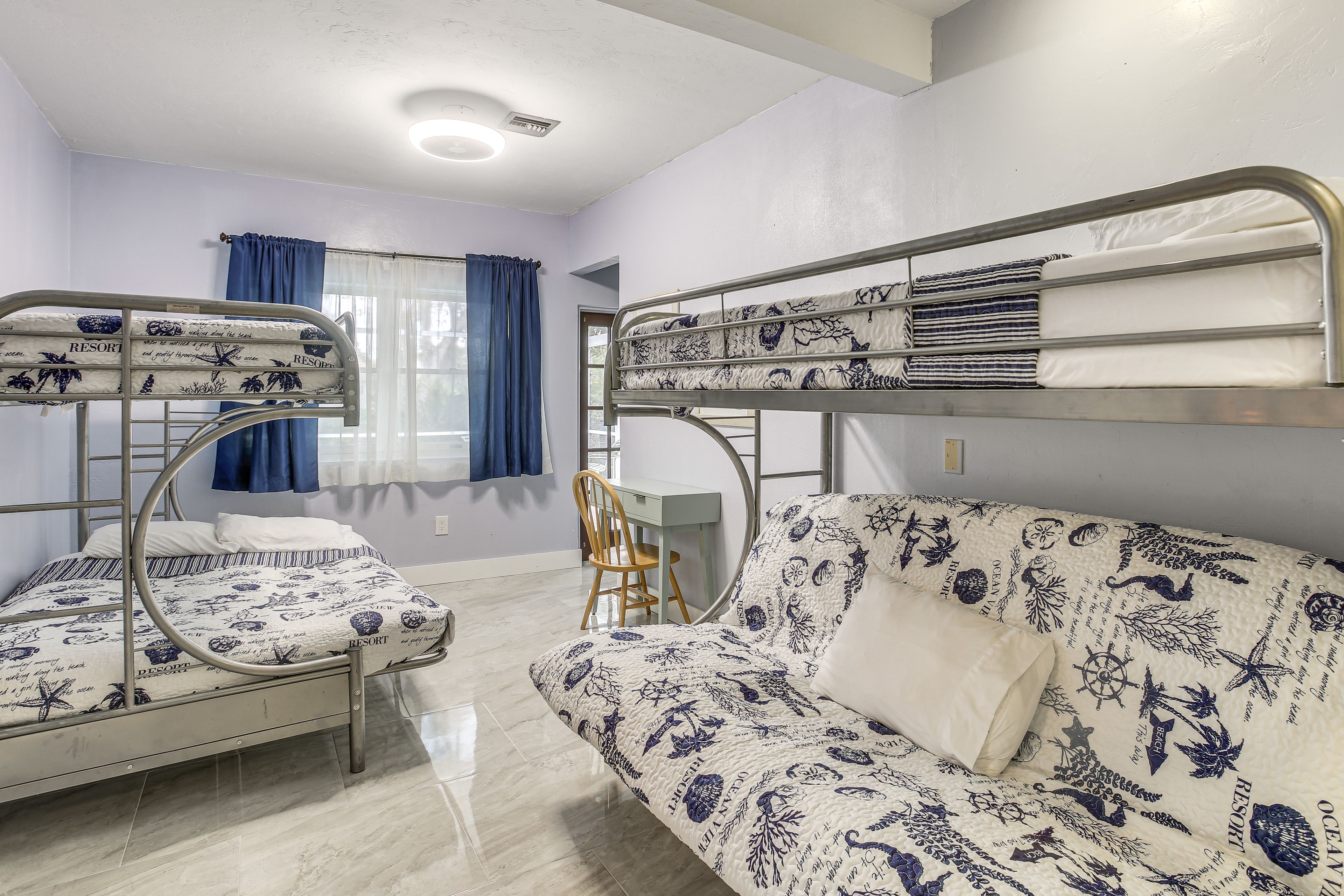 Bedroom 4 | 2 Twin XL/Queen Bunk Beds