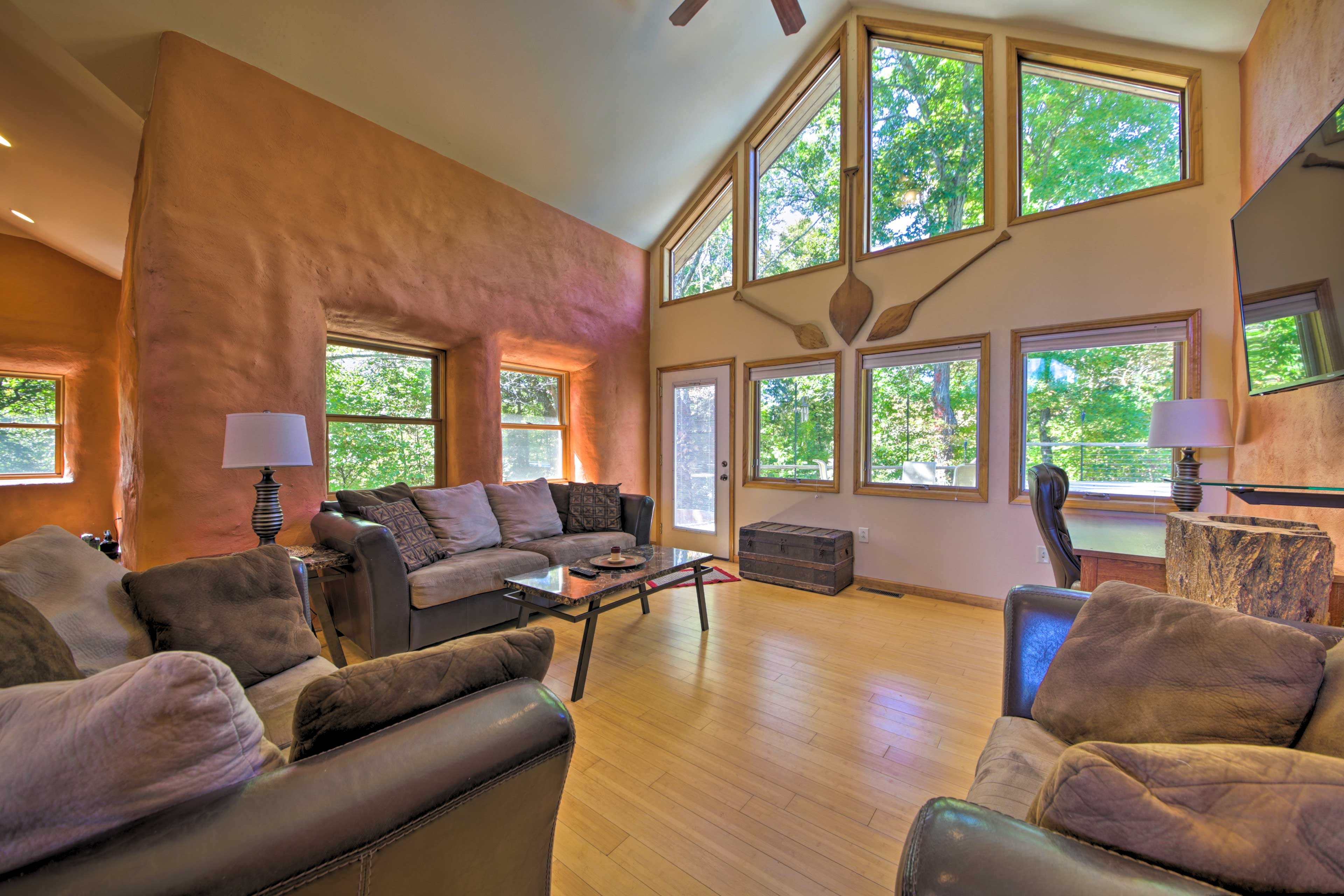 Carbondale Vacation Rental | 3 BD | 2.5 BA | 3,200 Sq Ft | 2 Stories