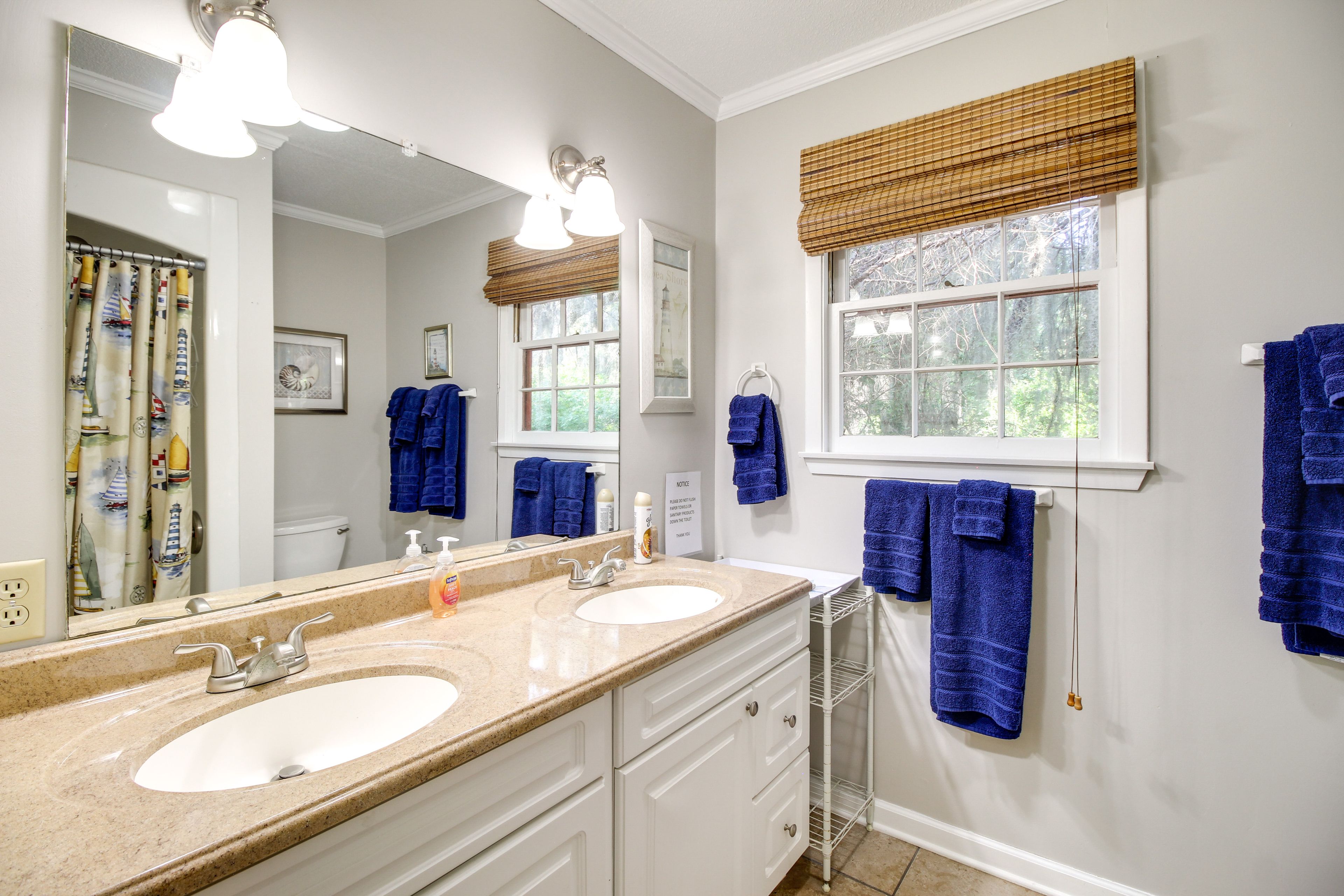 En-Suite Bathroom | Towels Provided