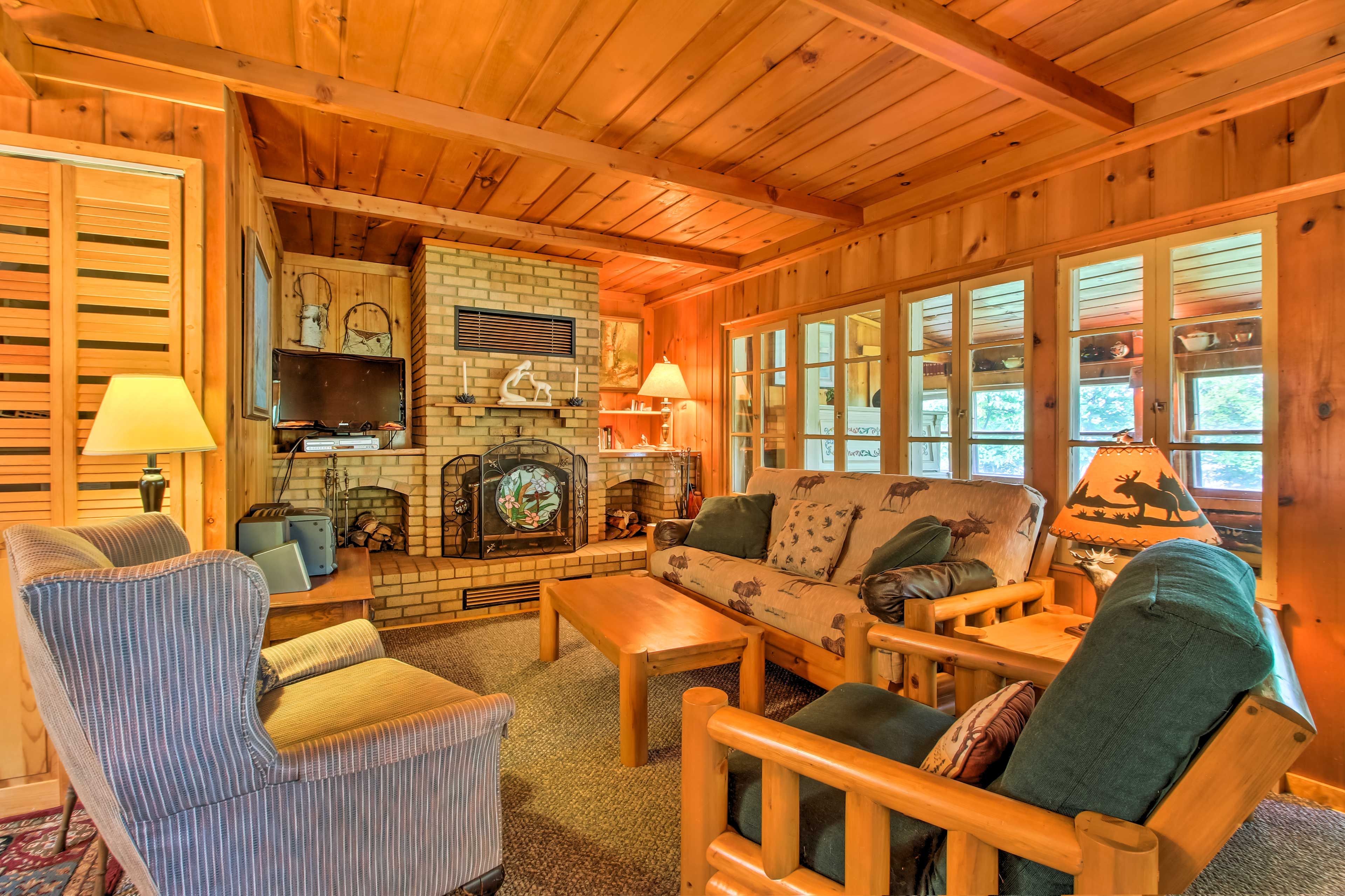 Living Room | Free WiFi