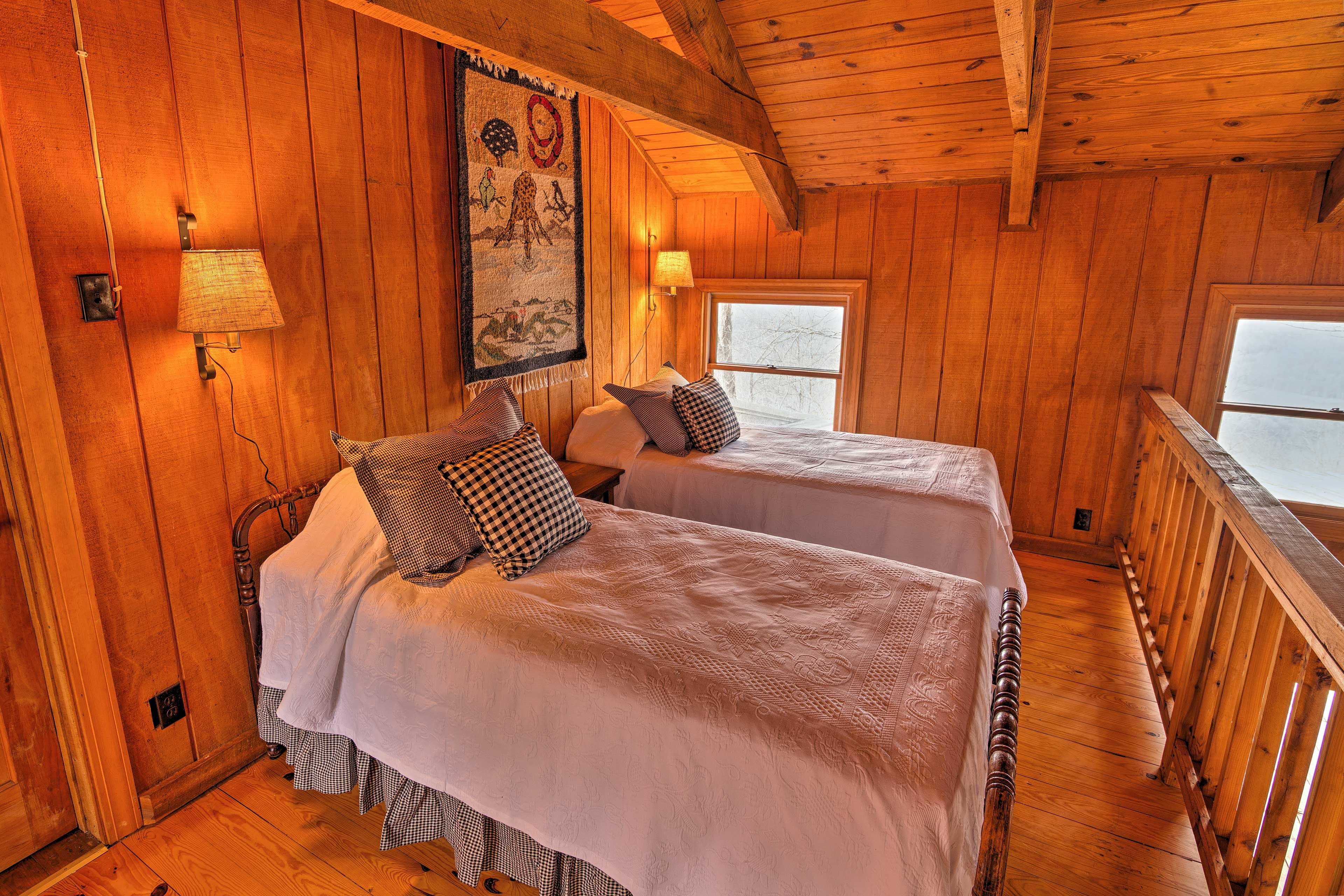 Loft | 2 Twin Beds