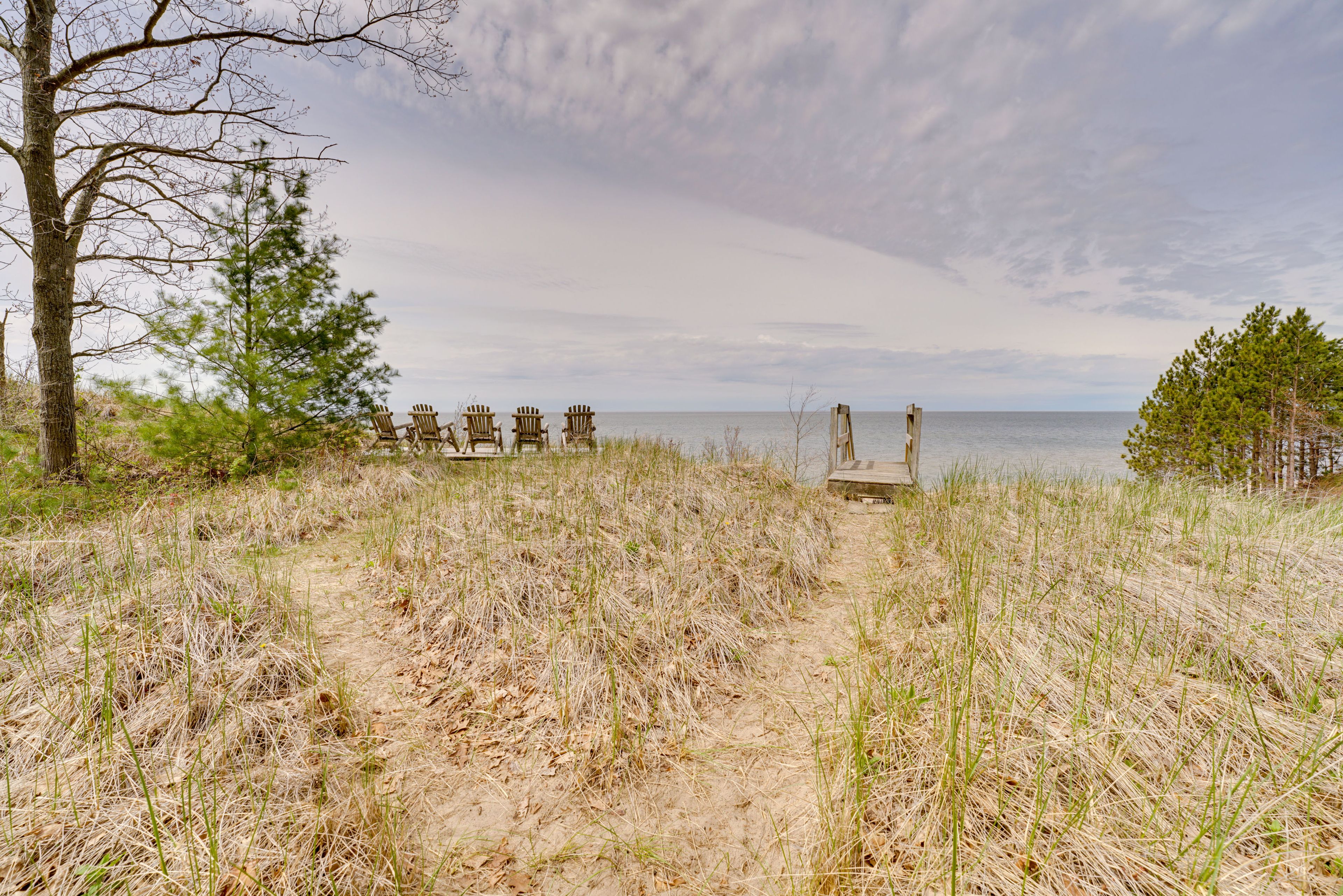 Beach Access | Lake Michigan | Steps Away