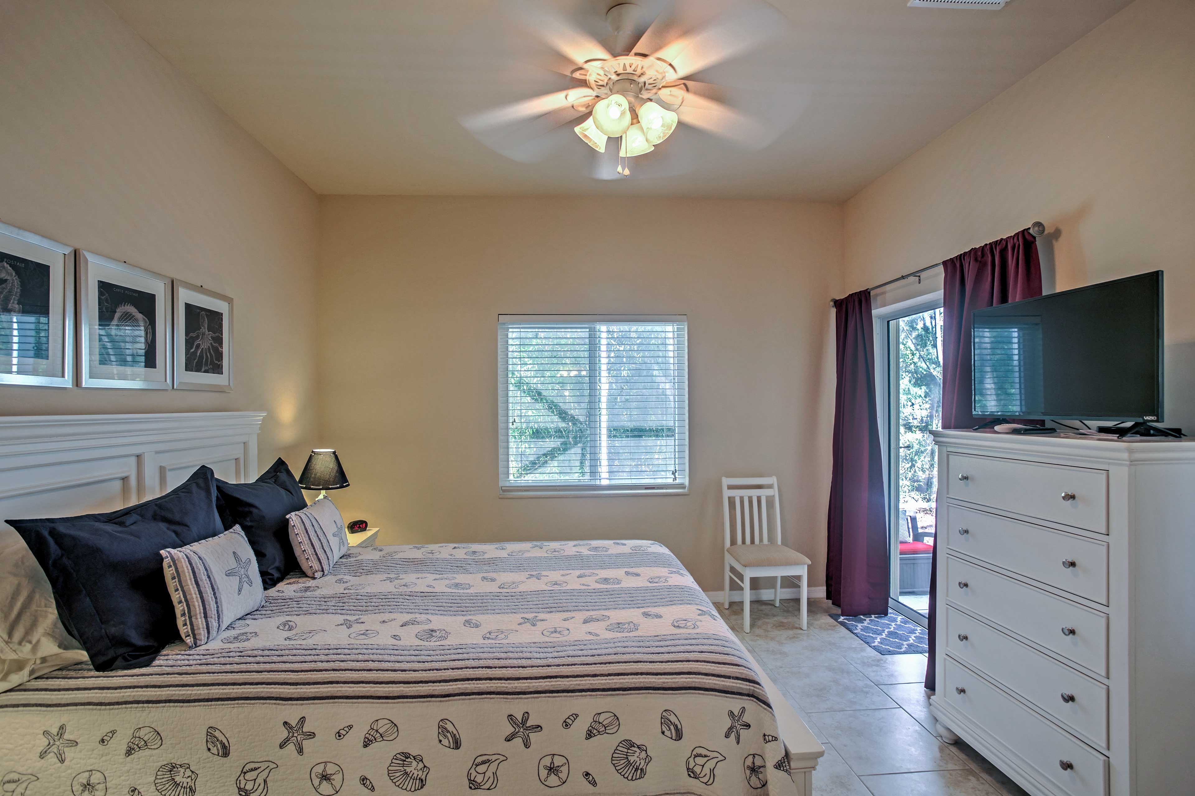 Bedroom 1 | King Bed