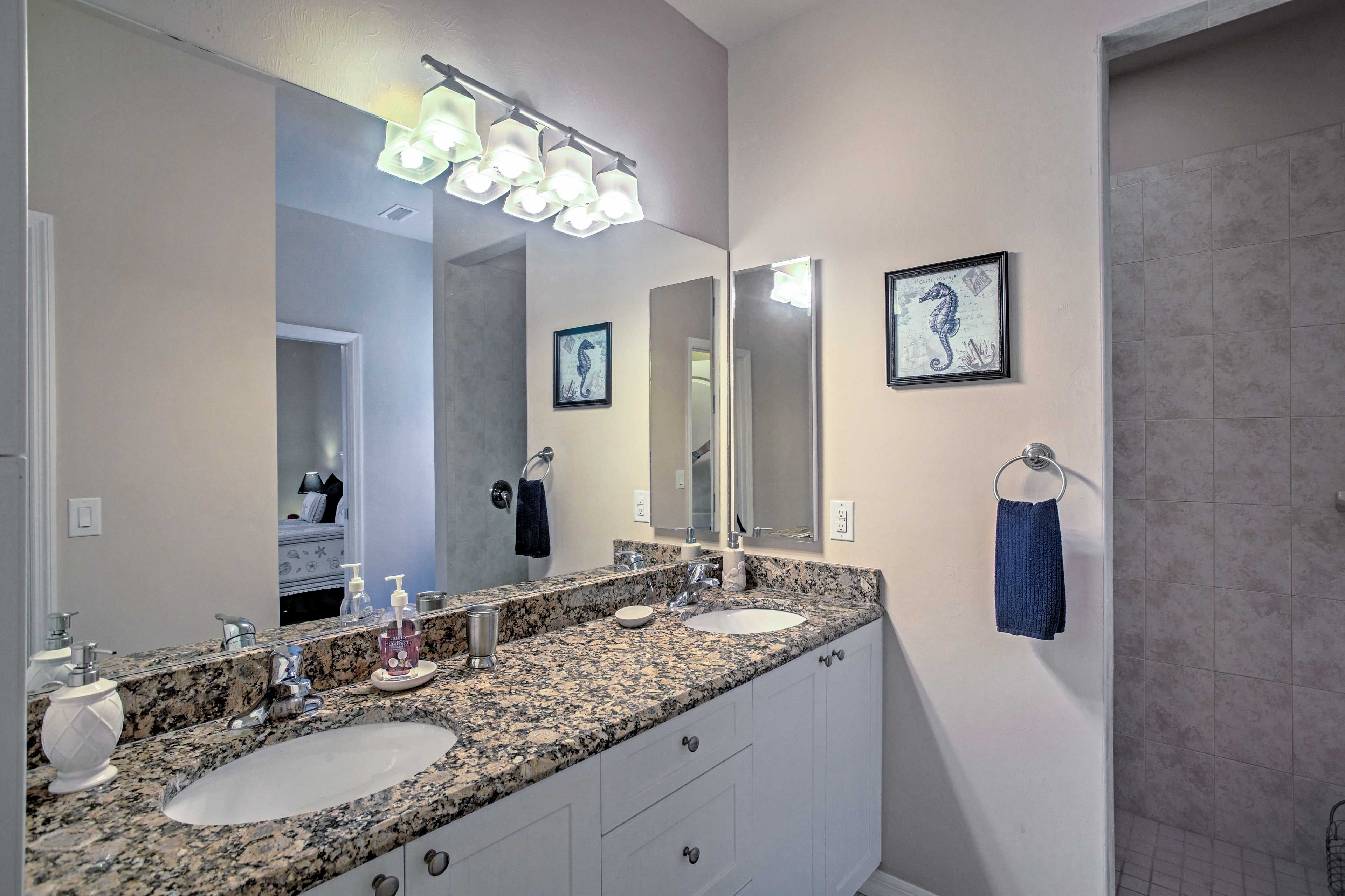 Full Bathroom | Linens & Towels