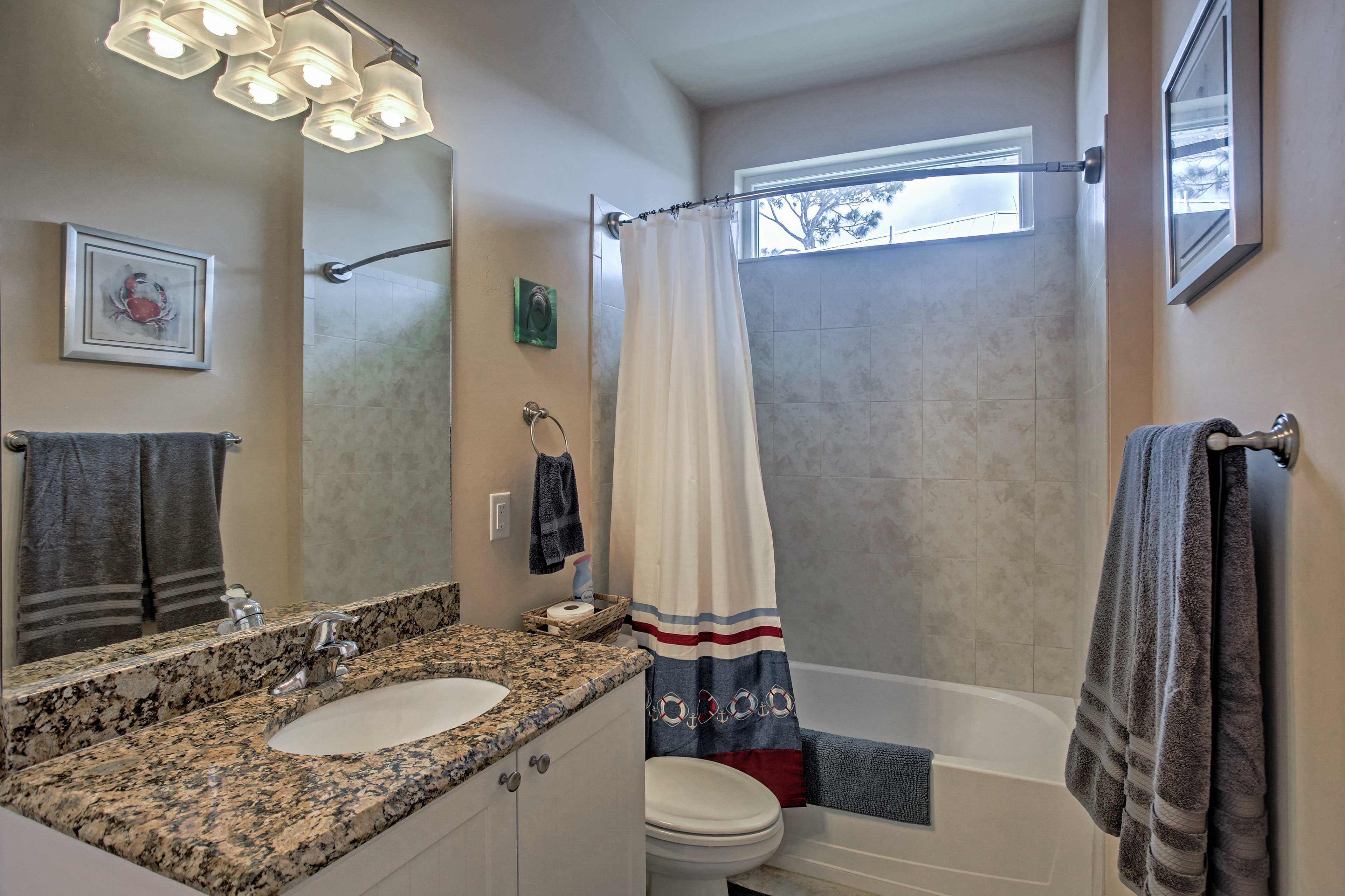 Full Bathroom | Hair Dryer