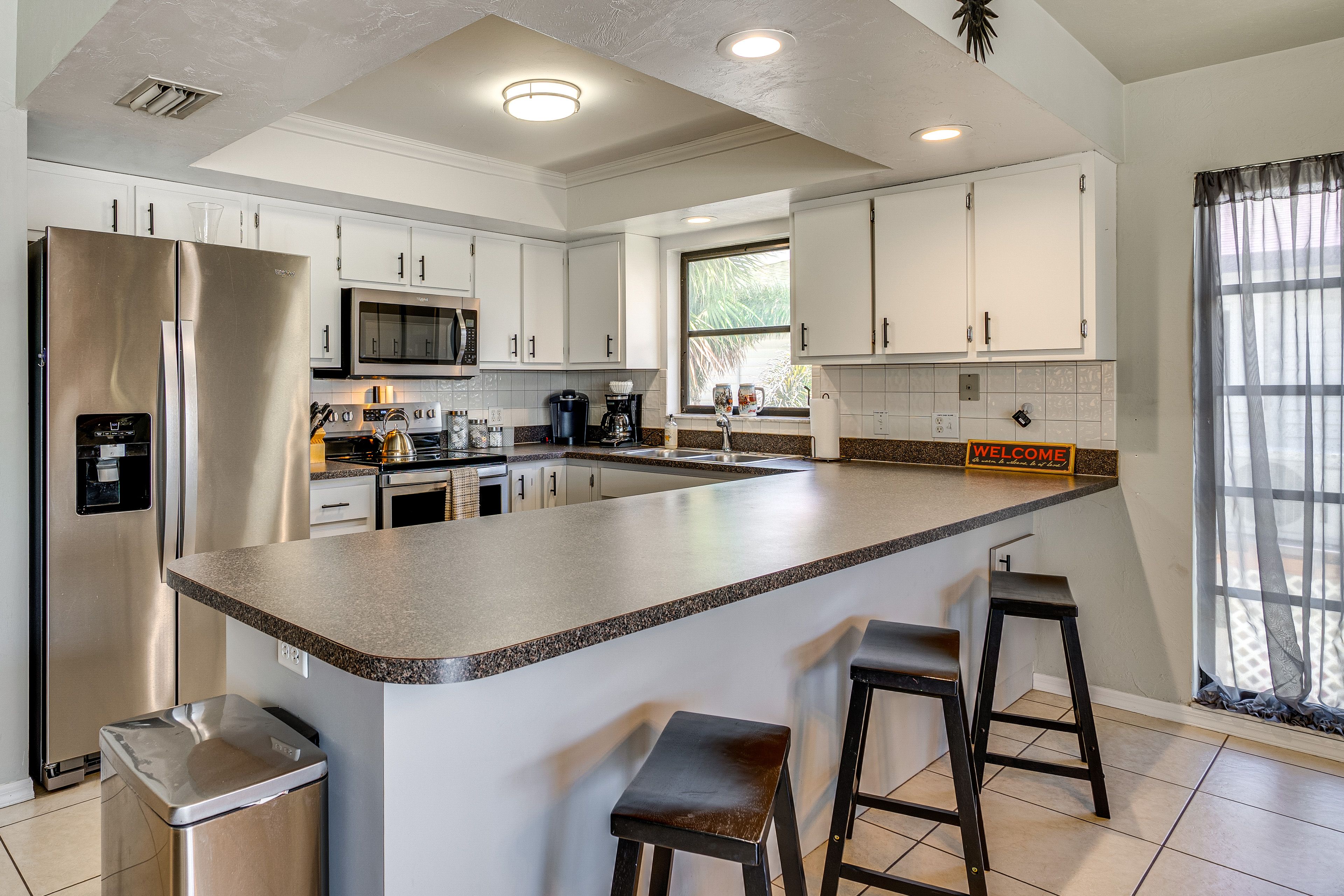 Kitchen | Drip Coffee Maker & Keurig