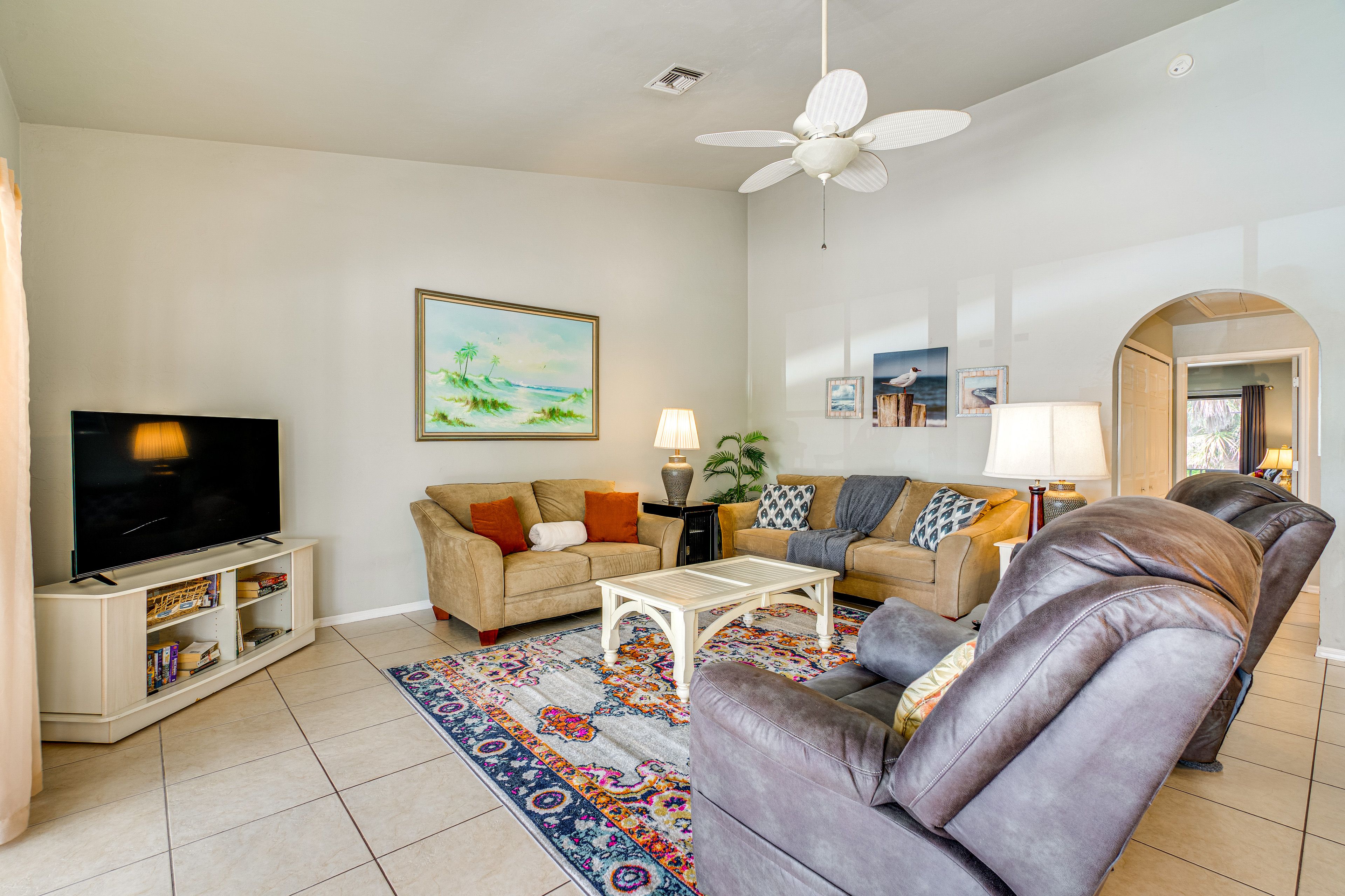 Living Room | Smart TV | Central A/C & Heating