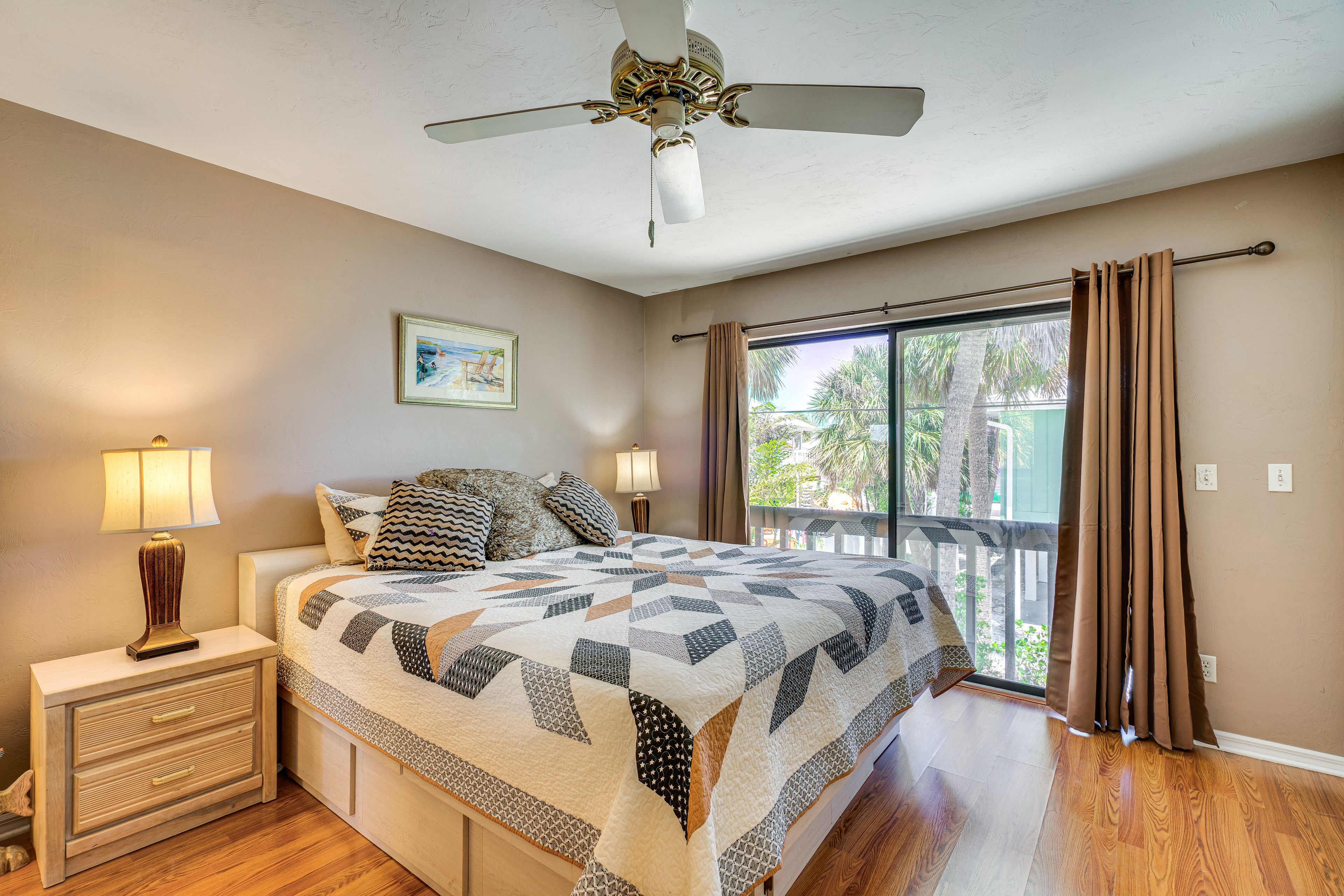 Bedroom 2 | King Bed