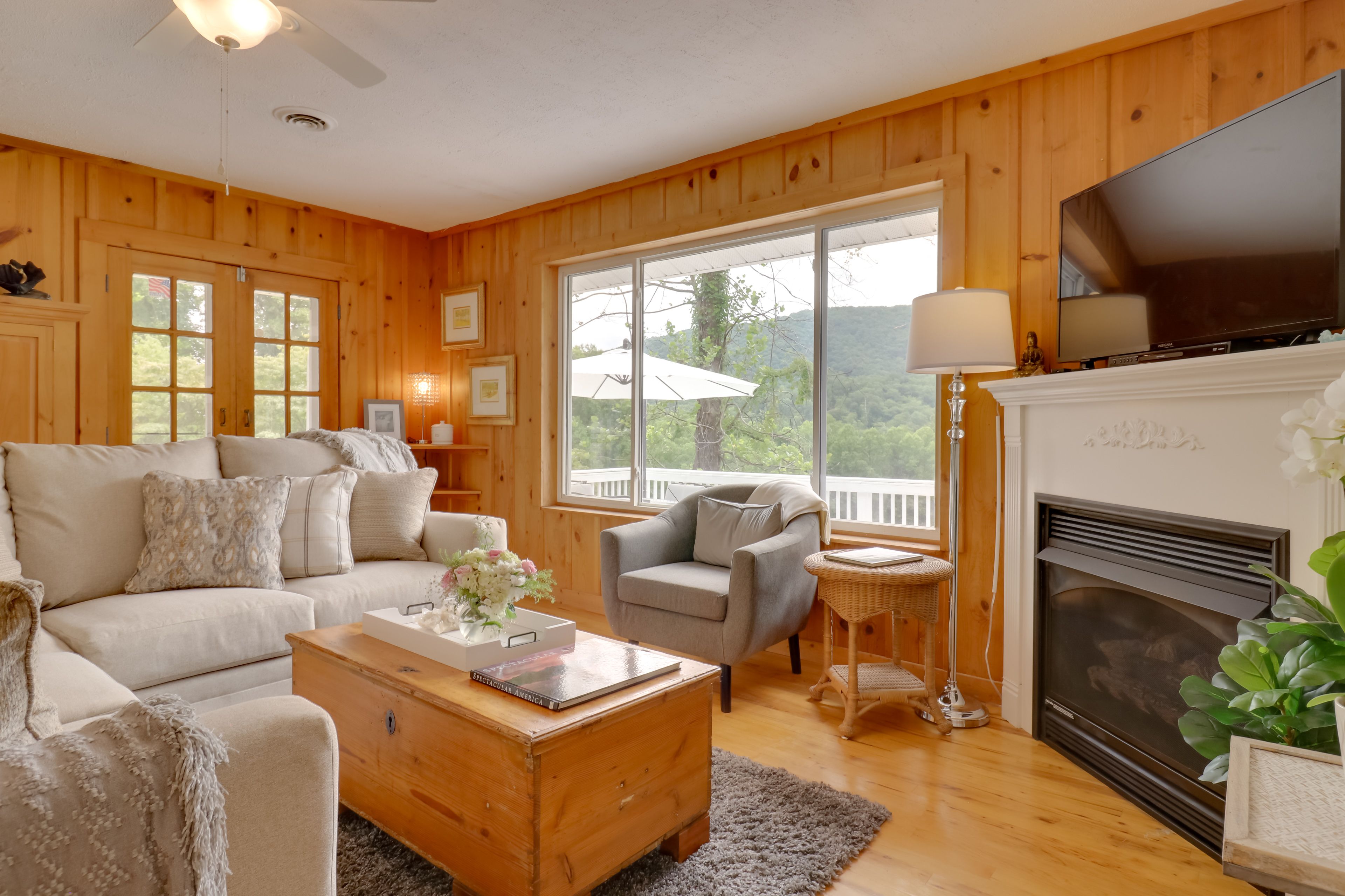 Candler Vacation Rental Cabin | 2BR | 1BA | 1 Step Required to Enter