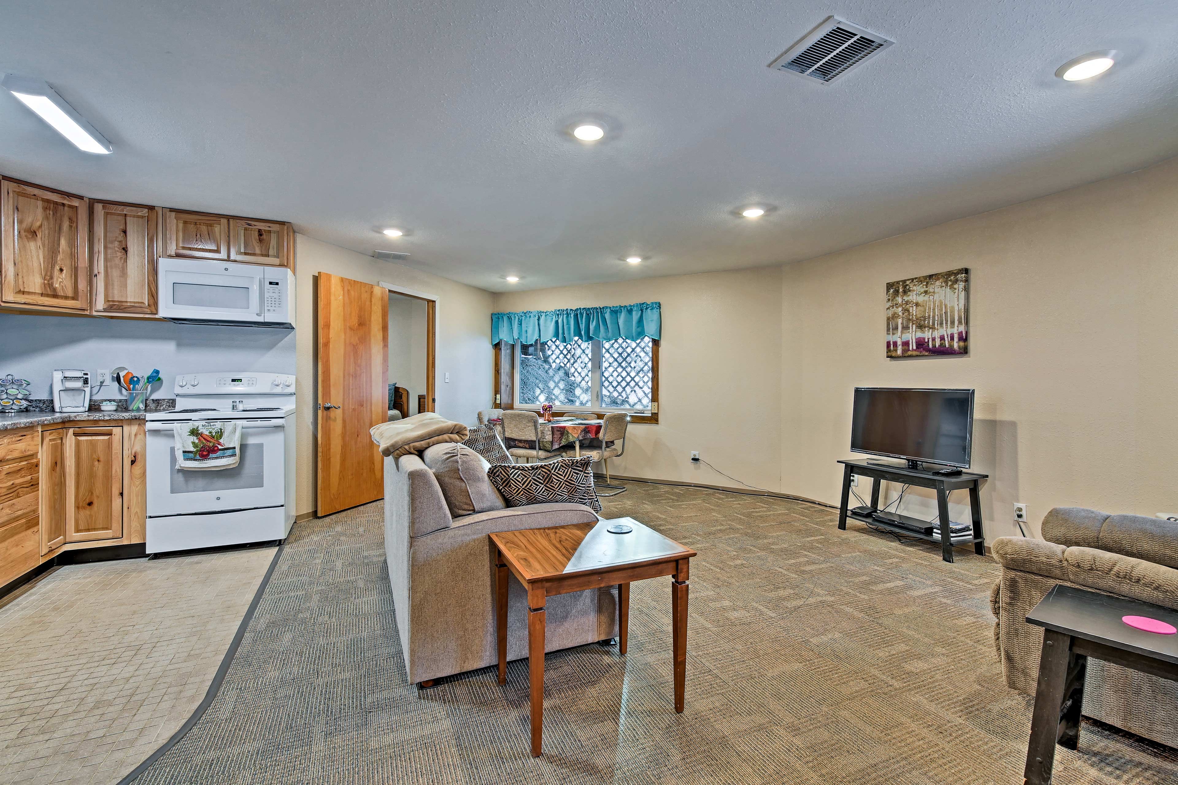 This quaint unit sleeps up to 5 and has all of the home essentials!
