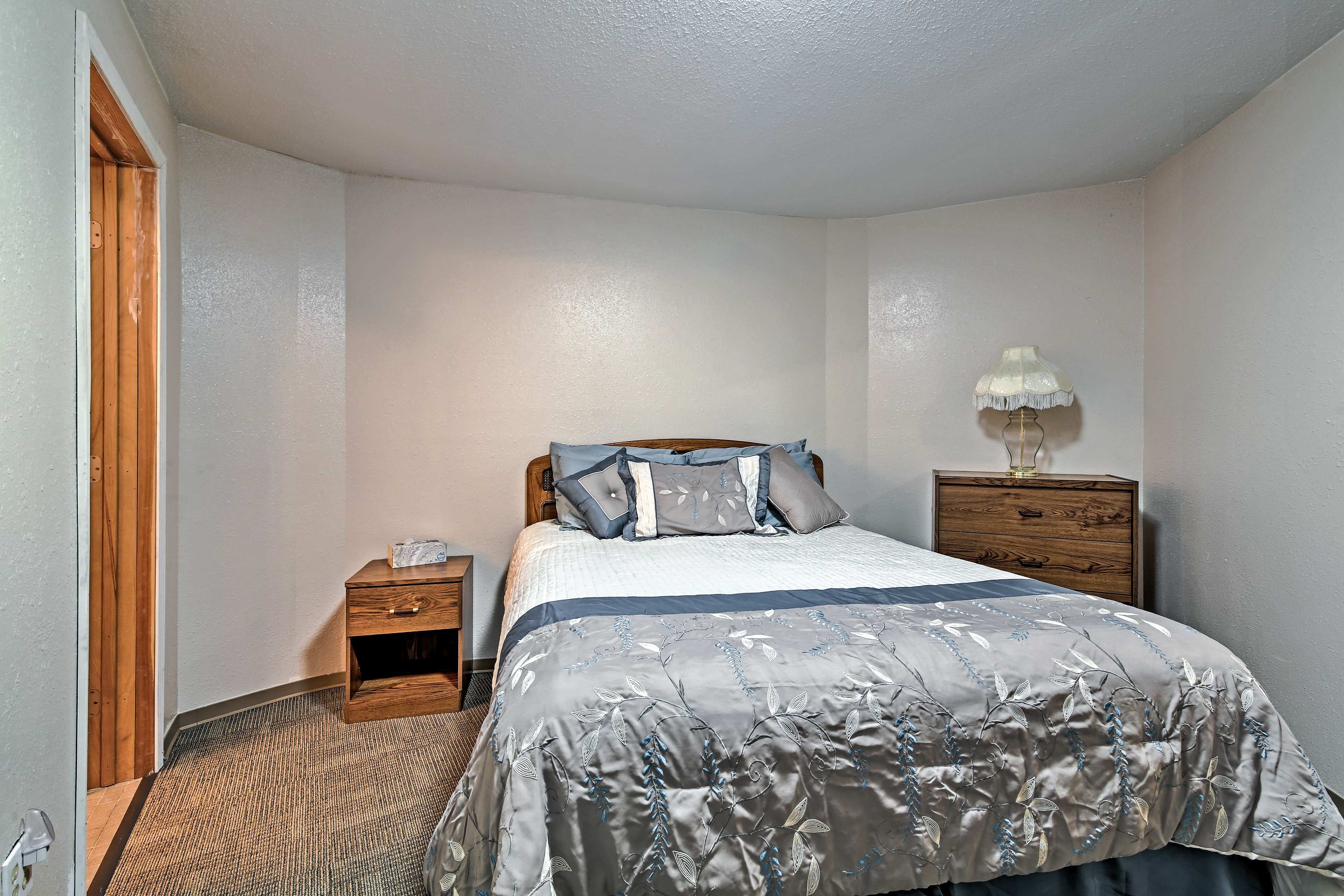 Get a fantastic sleep on the comfortable queen mattress in the bedroom.