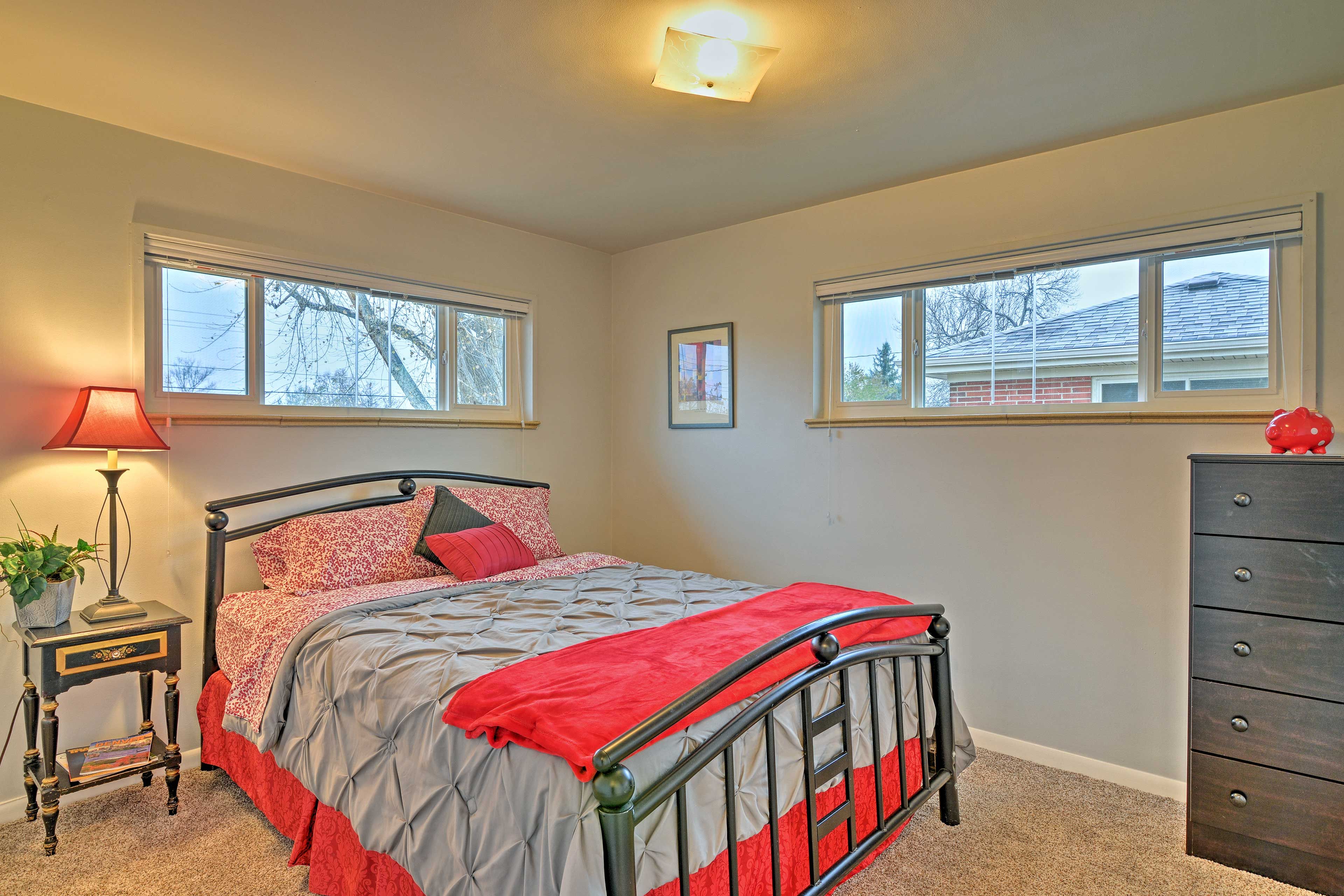 Sleep tight in this comfortable queen bed.