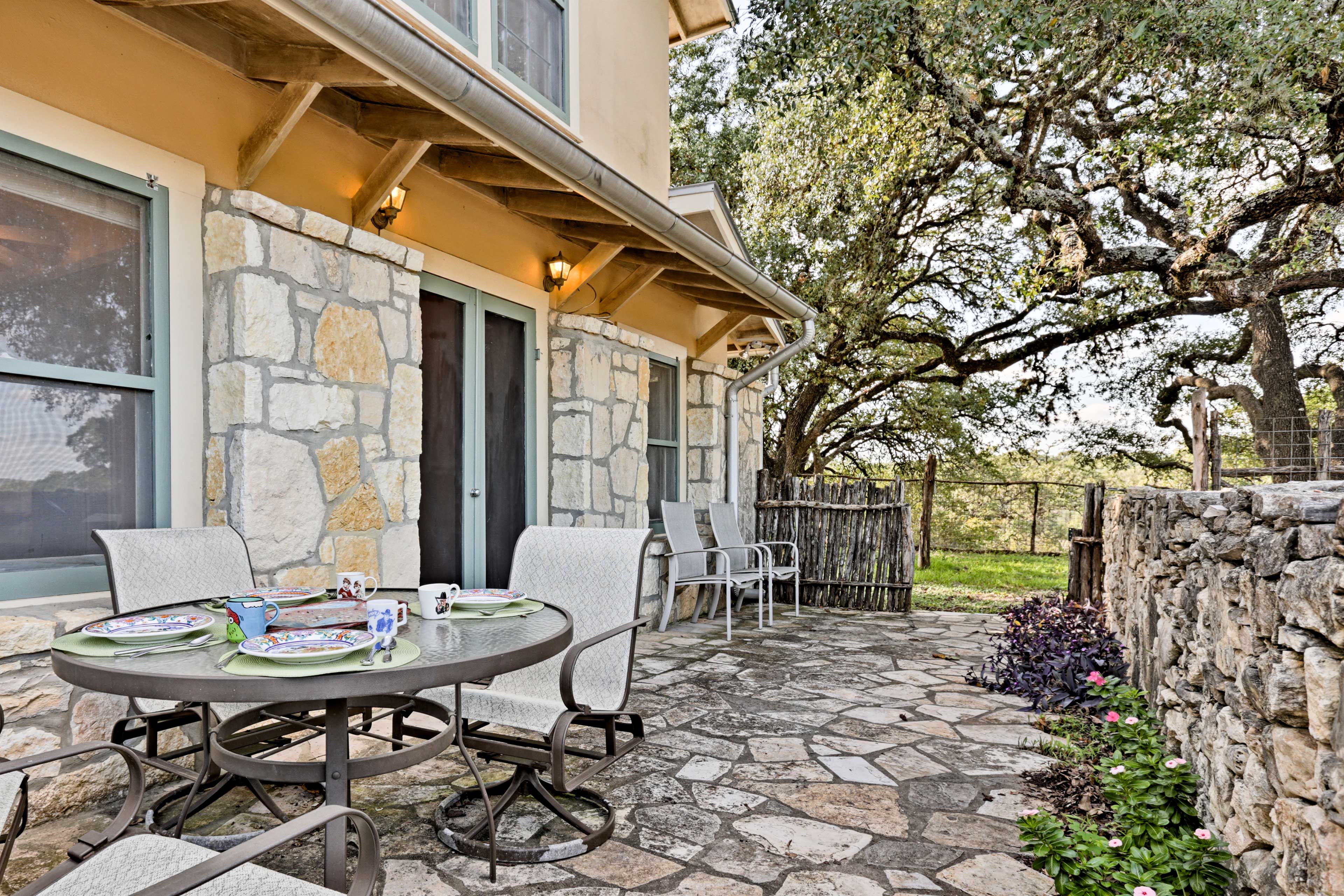 Share meals al fresco throughout your stay.