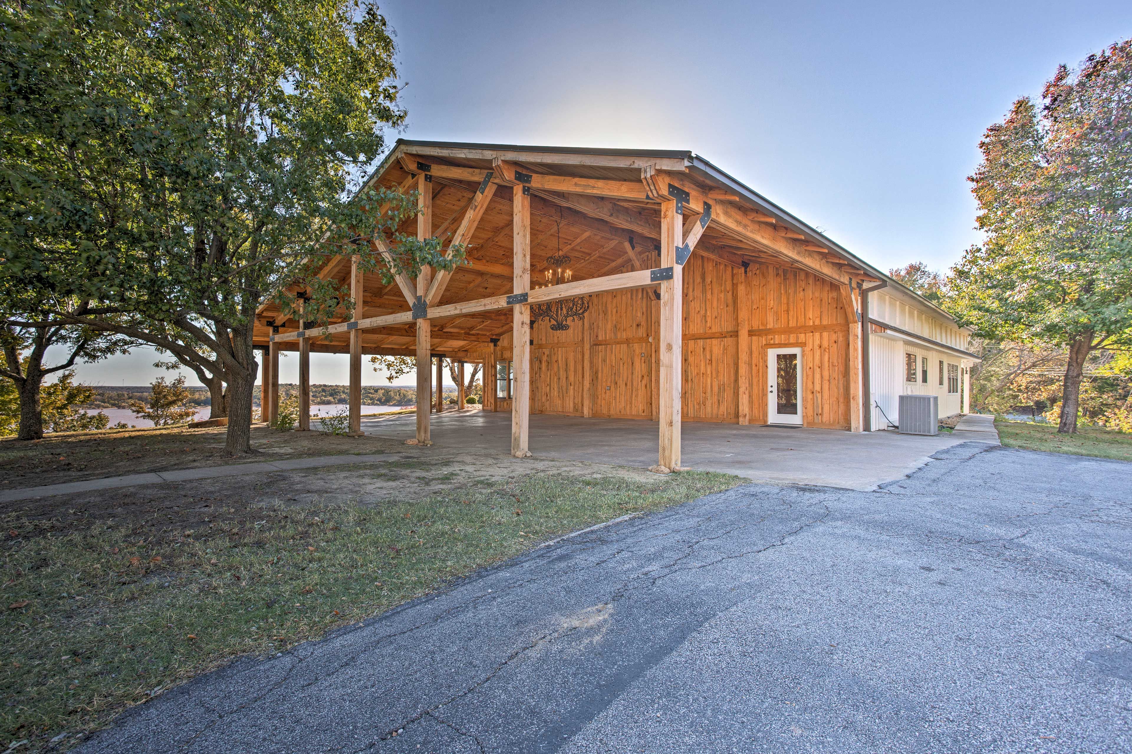 This lakeside property is the perfect destination for your next vacation!