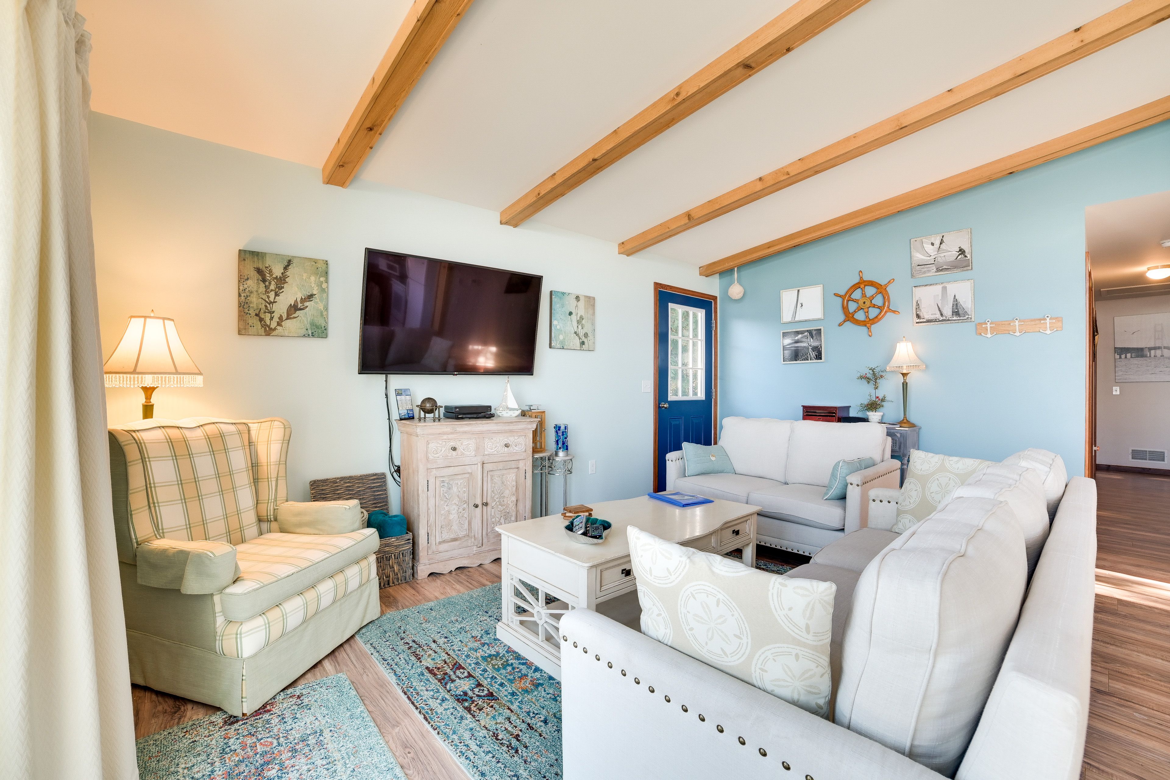 Living Room | Free WiFi