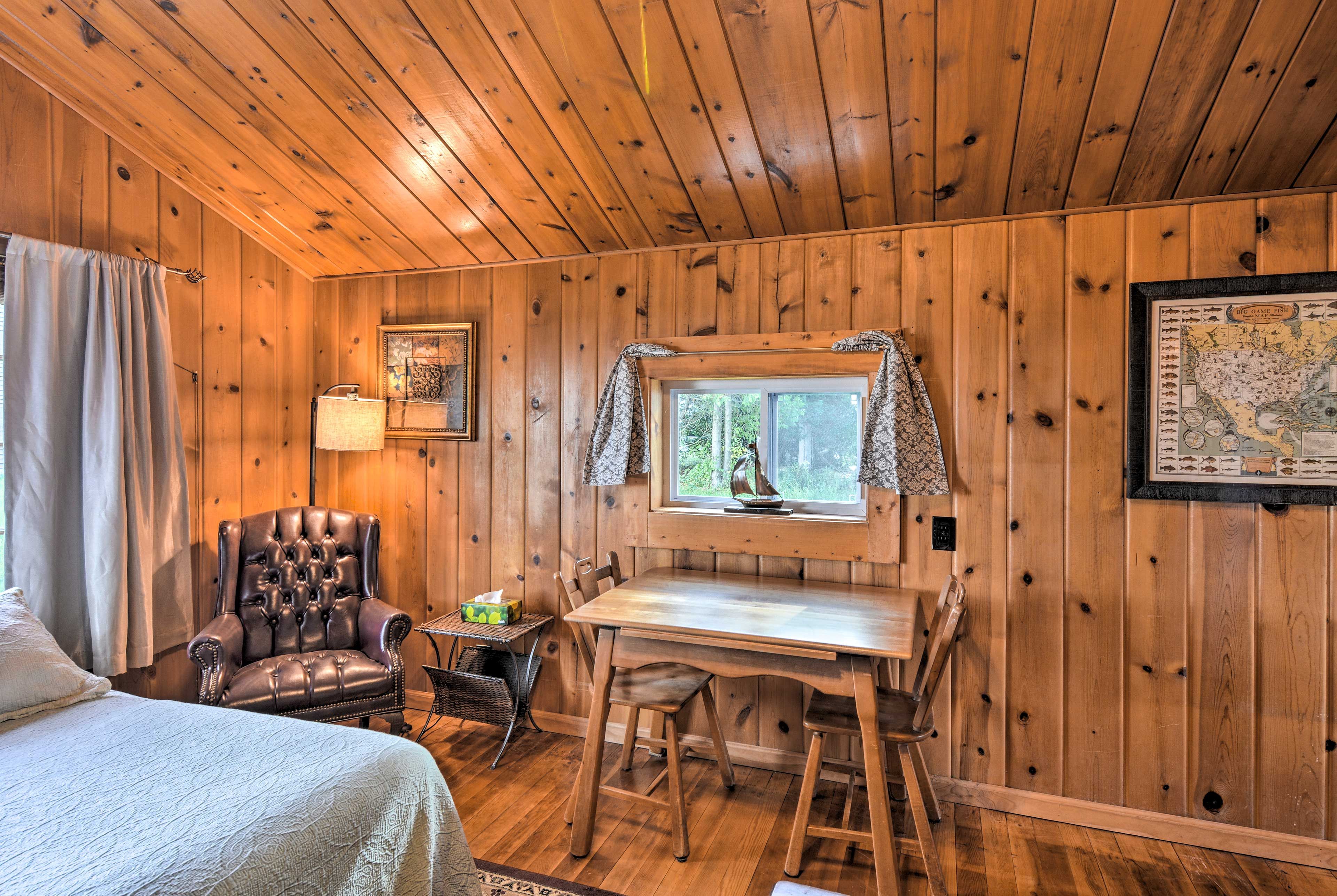 Dining Area | Gas Fireplace | Well-Equipped Kitchen | Cooking Basics