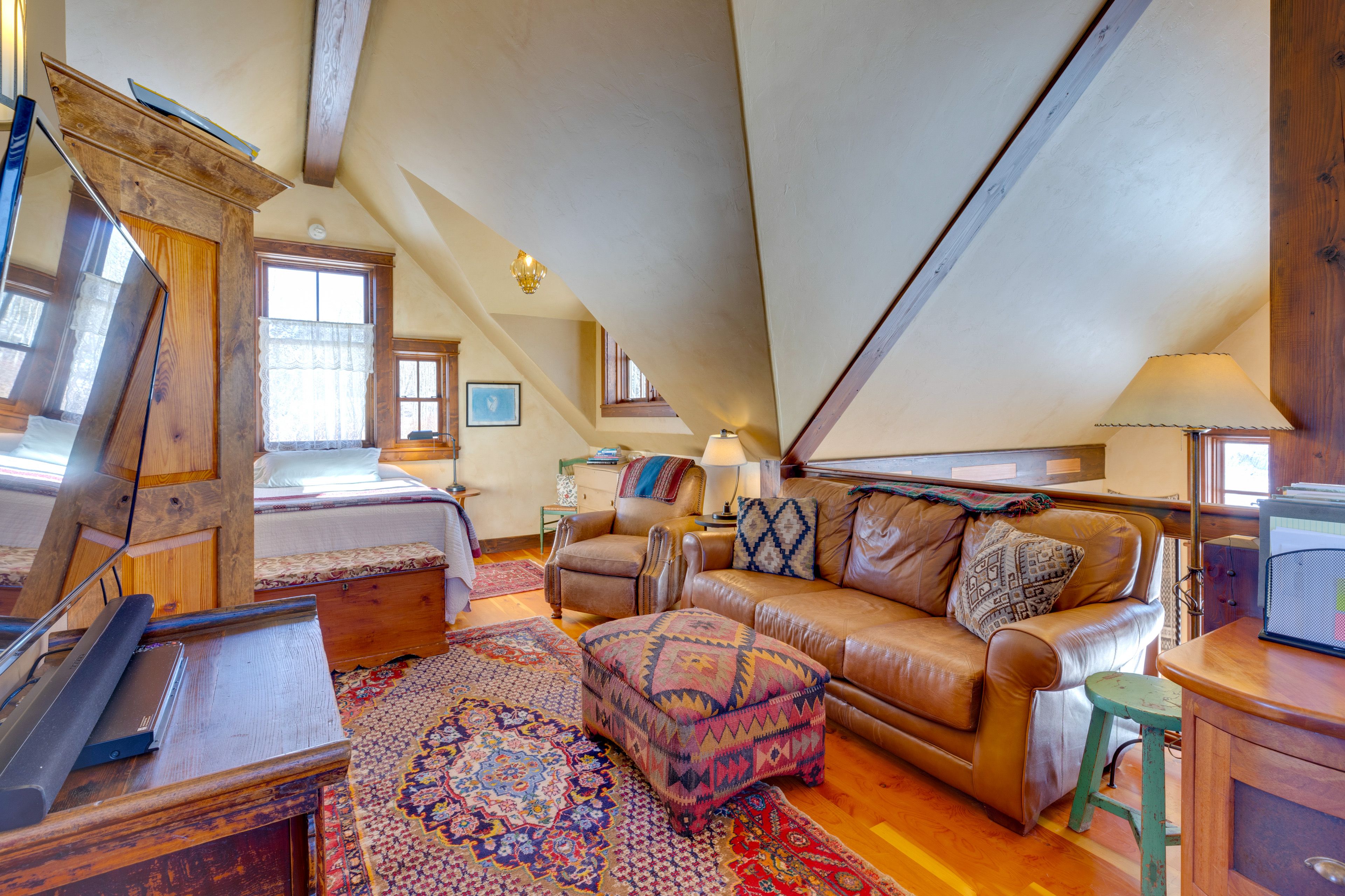 Bedroom 2 (Loft) | Queen Bed | 2nd Floor
