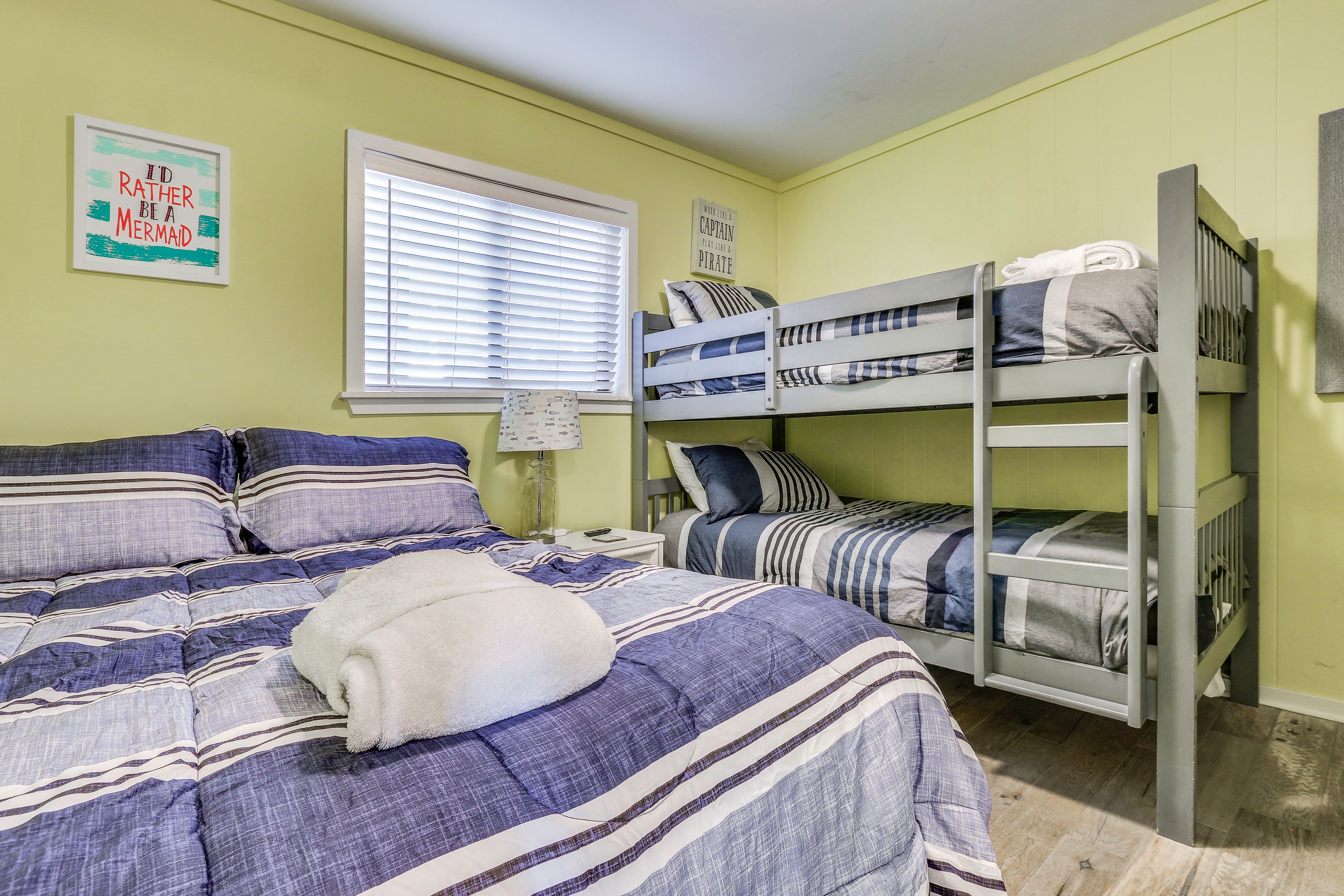 Bedroom 2 | Full Bed | Twin Bunk Bed | 32-Inch Roku TV