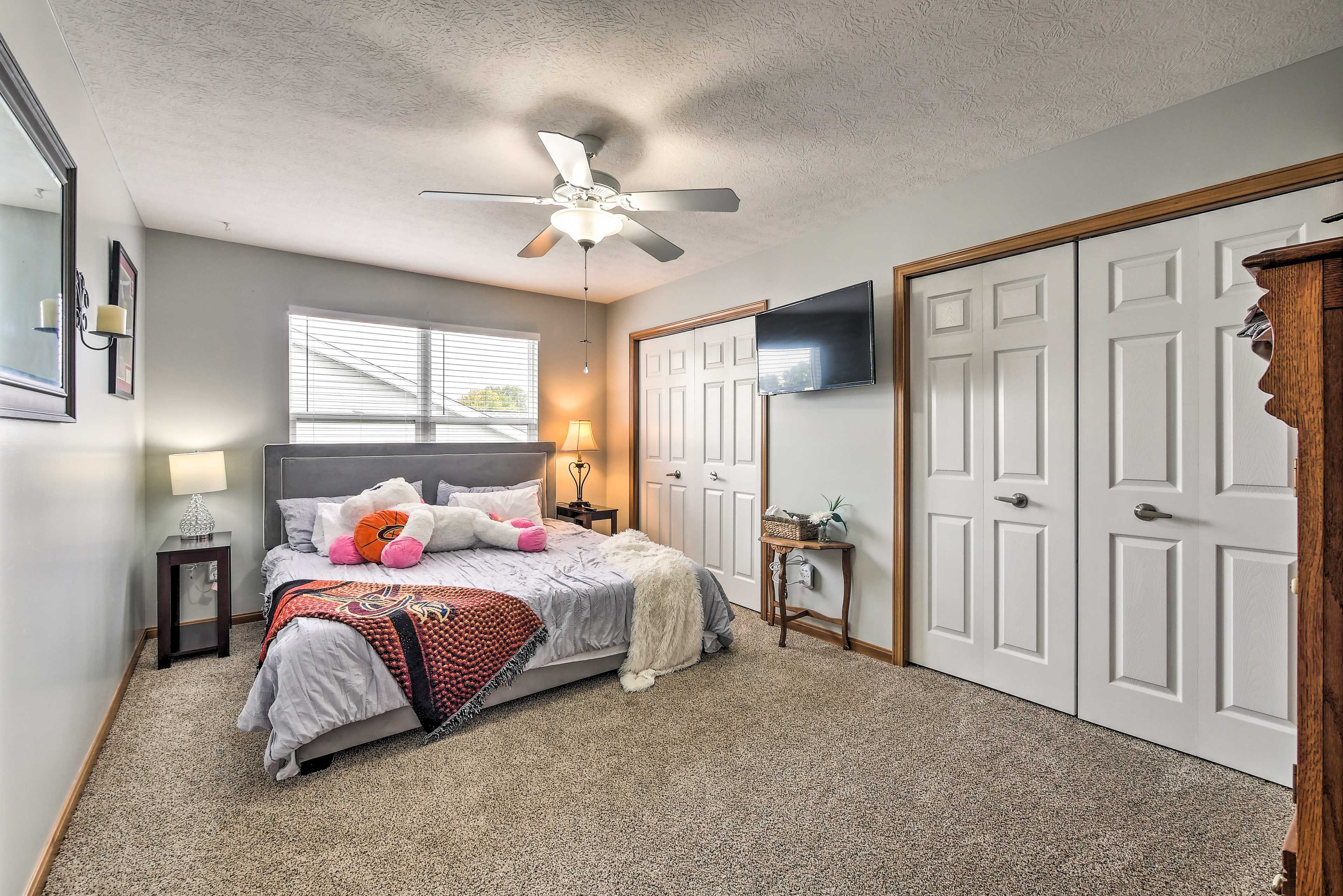 Bedroom 2 | King Bed