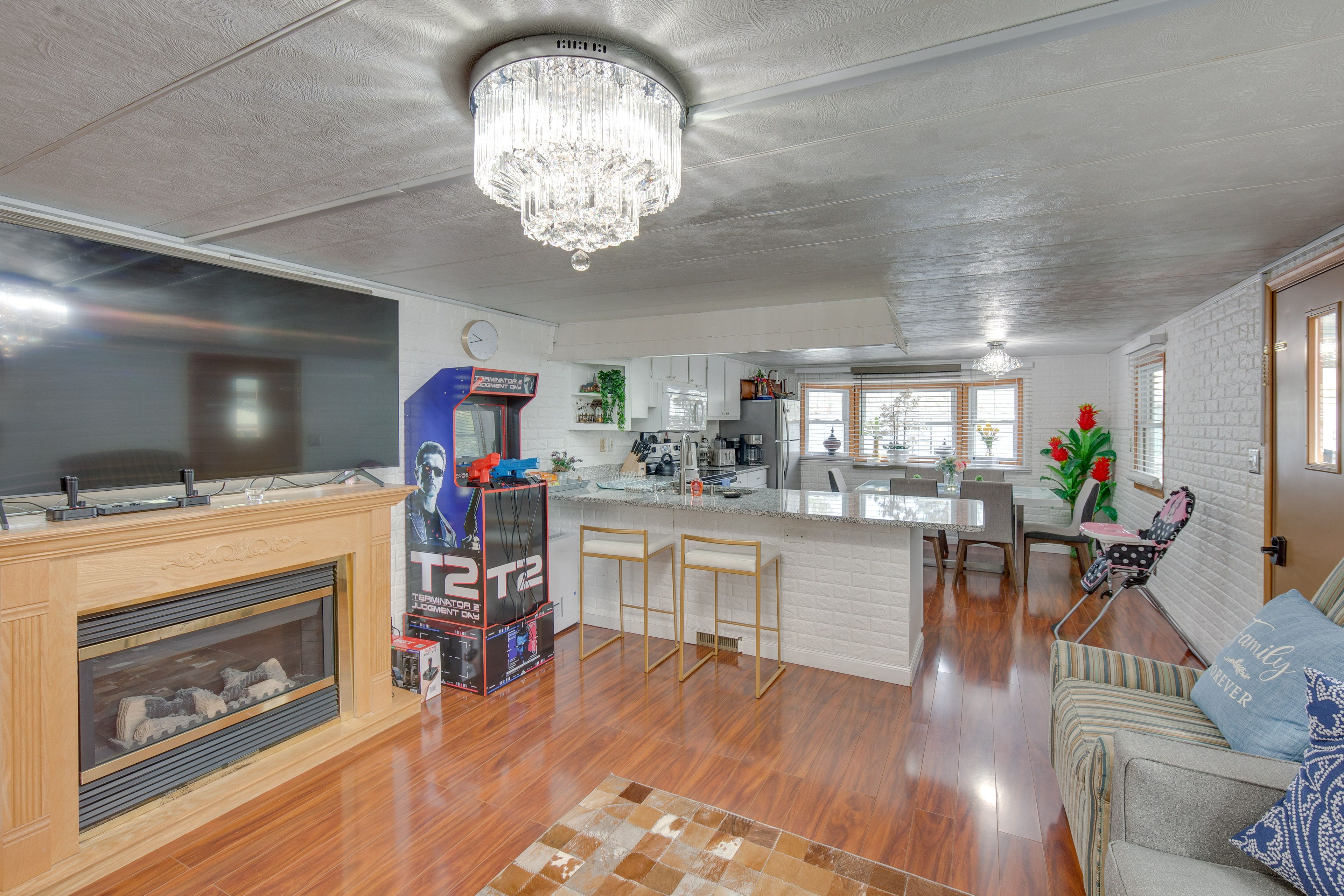 Living Room | Free WiFi | Arcade Console (Currently Unavailable)