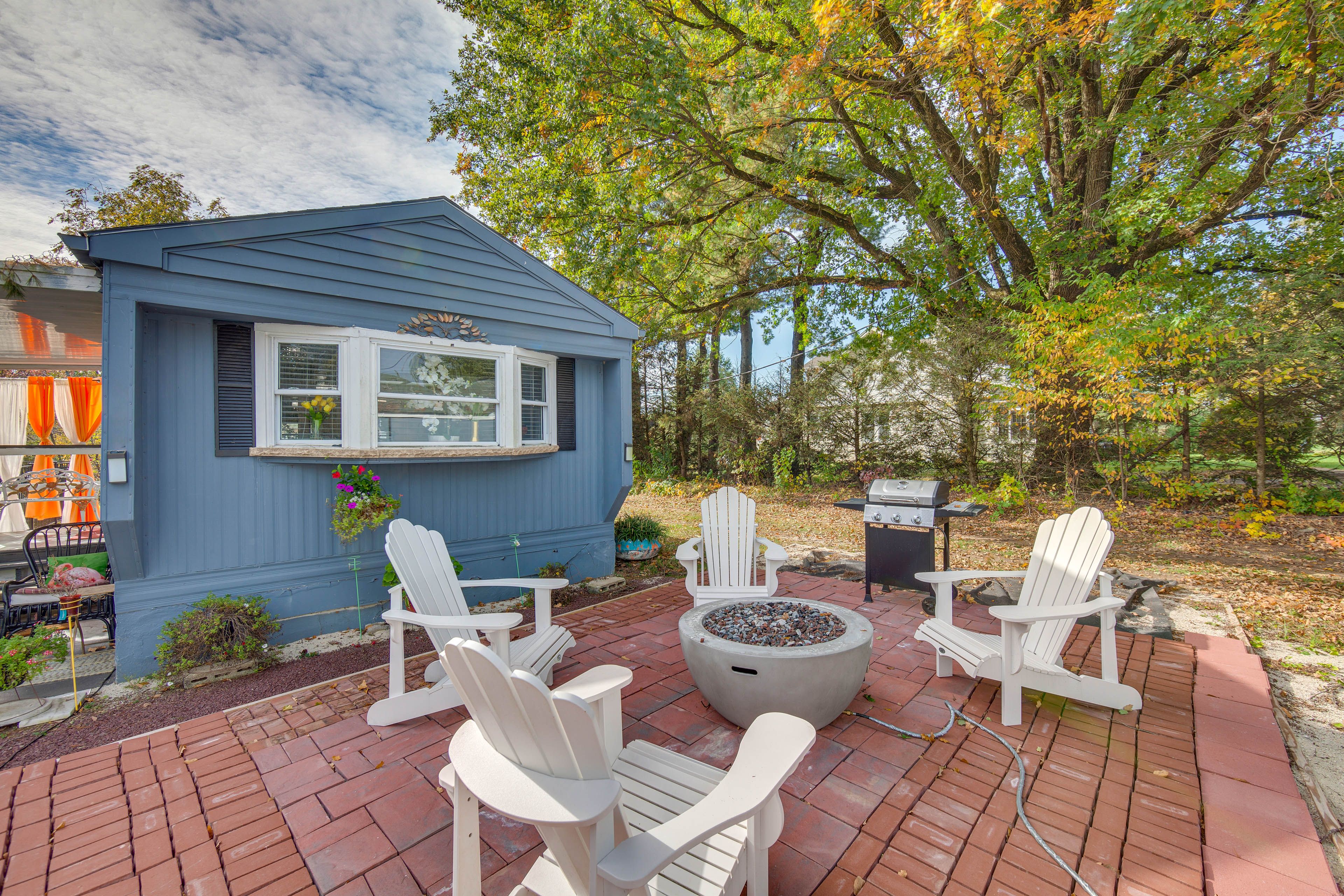 Hummelstown Vacation Rental | 3BR | 1.5BA | 800 Sq Ft | Steps Required