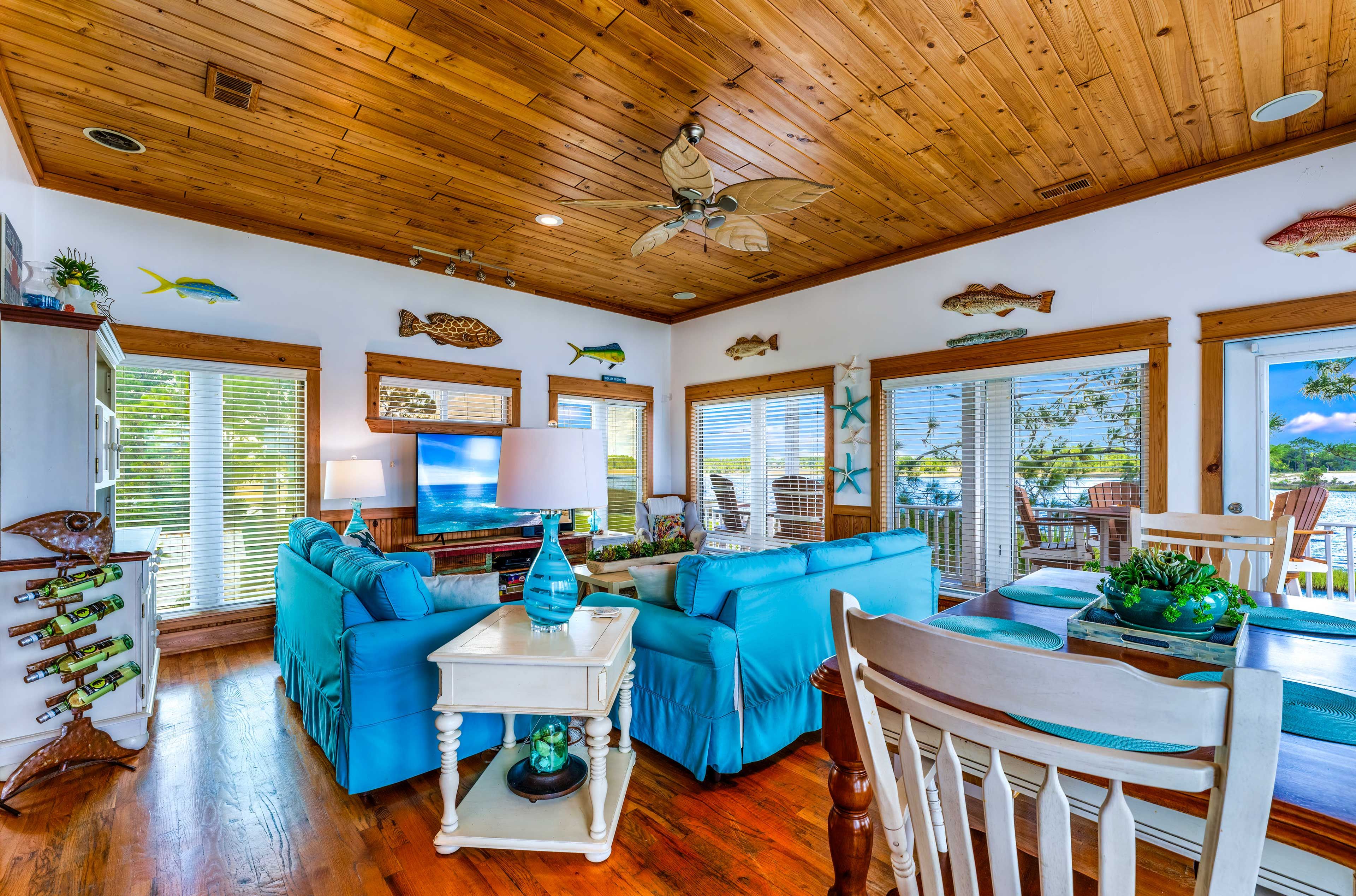 Main Living Area | Open Floor Plan | Free WiFi | Central A/C