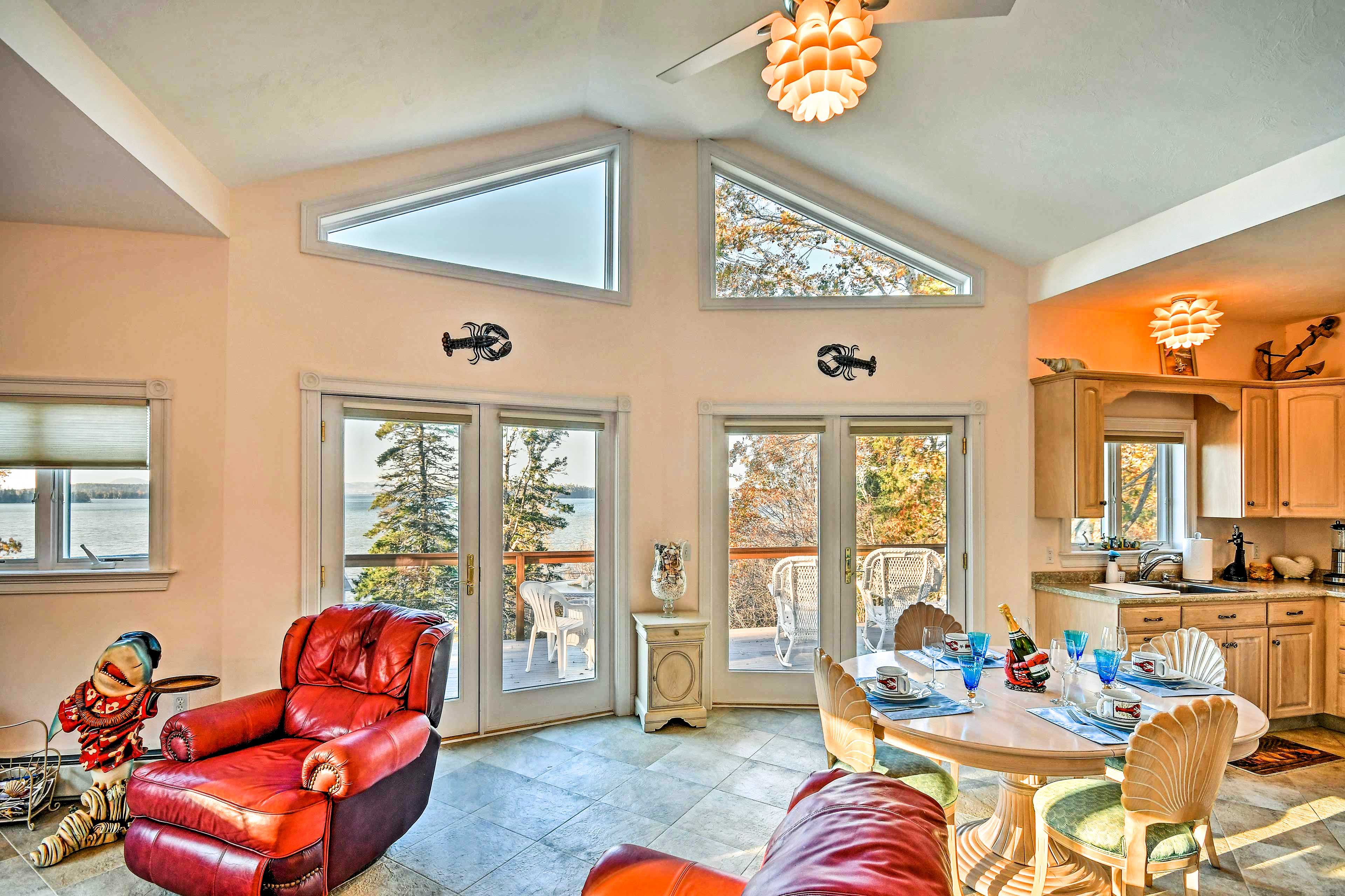 Interior | Open Floor Plan | Coastal Décor