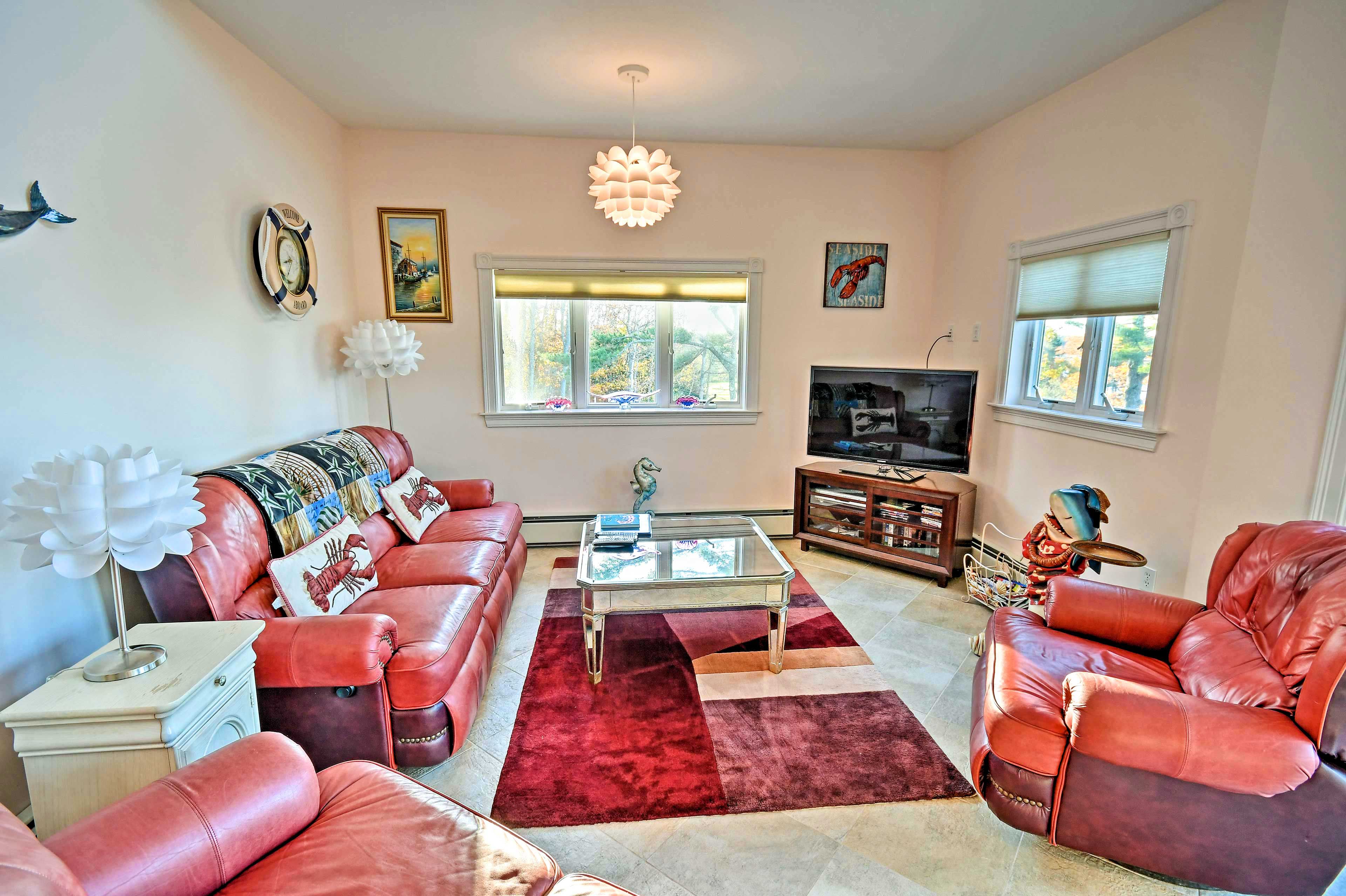 Living Room | Free WiFi