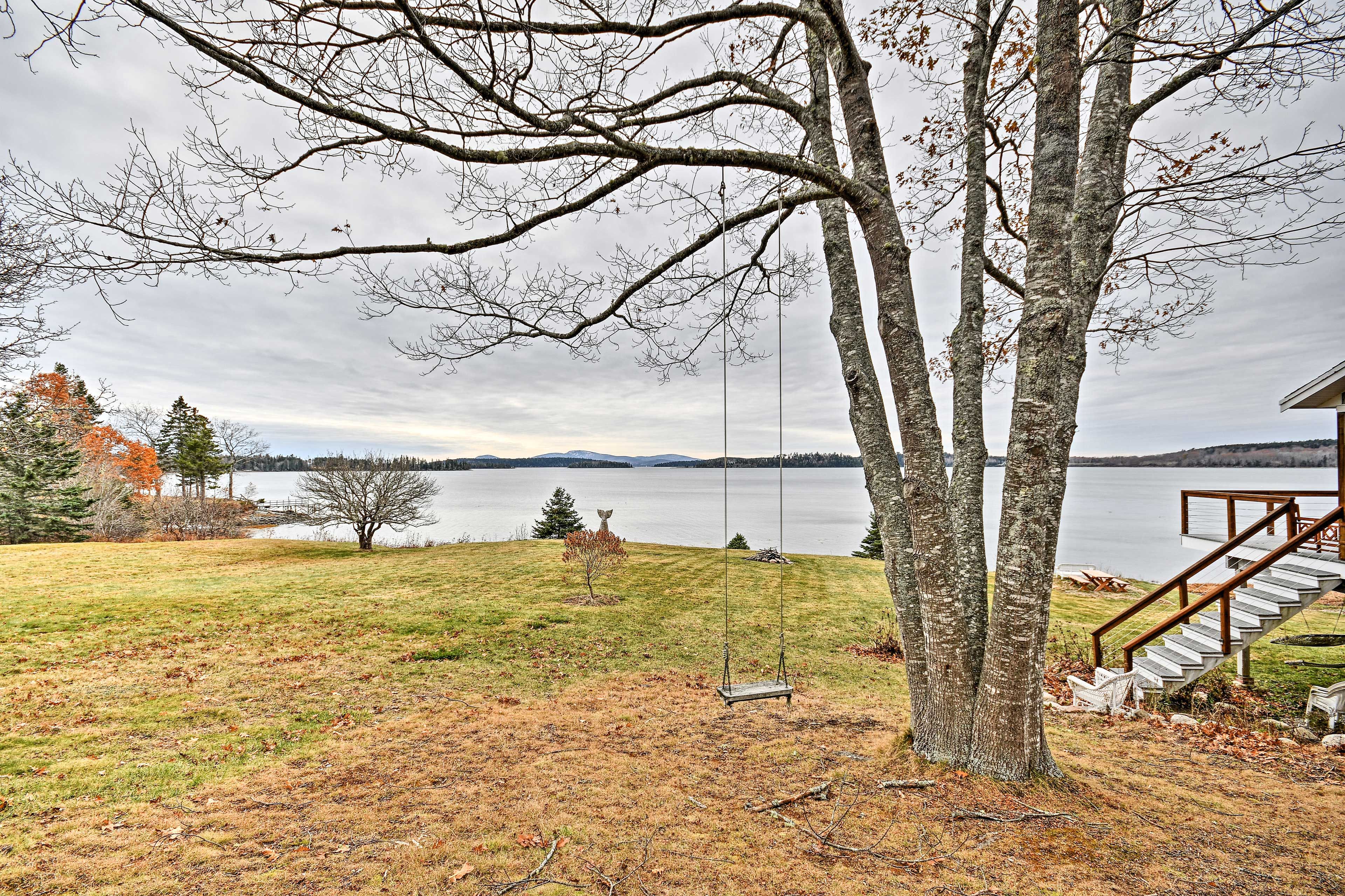 Spacious Yard | Flanders Bay Access