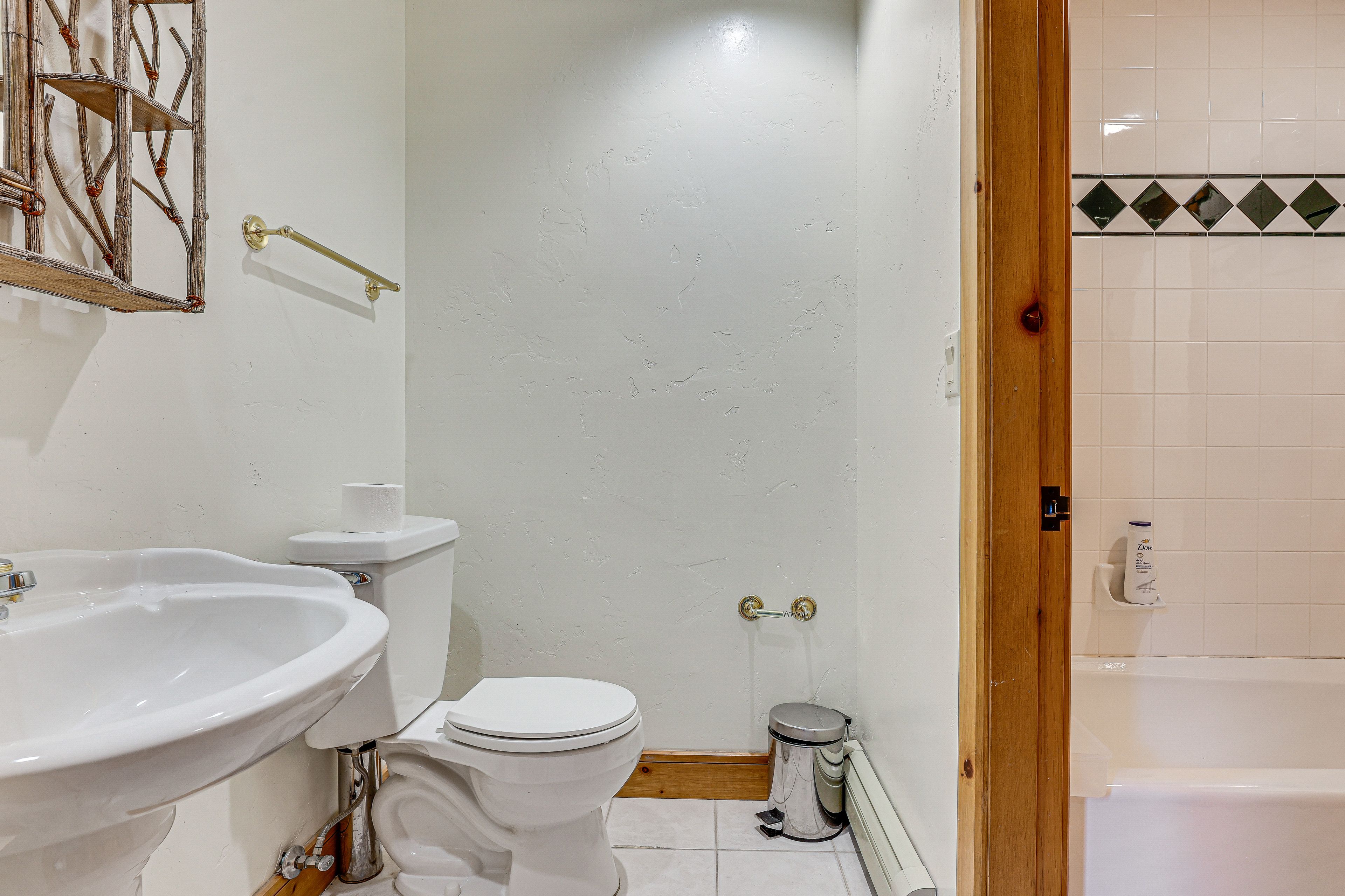 Full Jack-n-Jill Bathroom