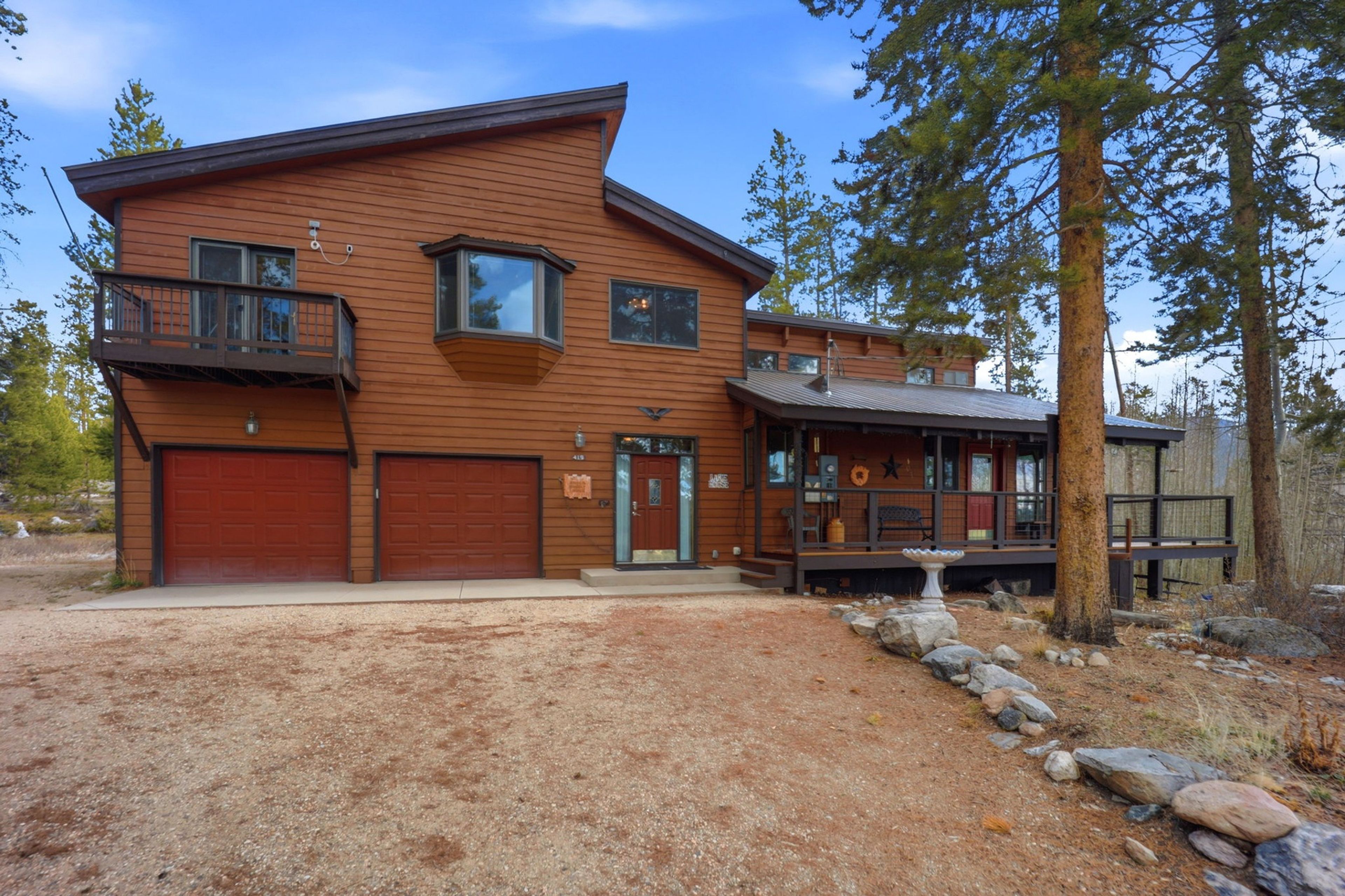 Grand Lake Vacation Rental | 4BR | 3BA | 2,200 Sq Ft | 2 Steps to Enter