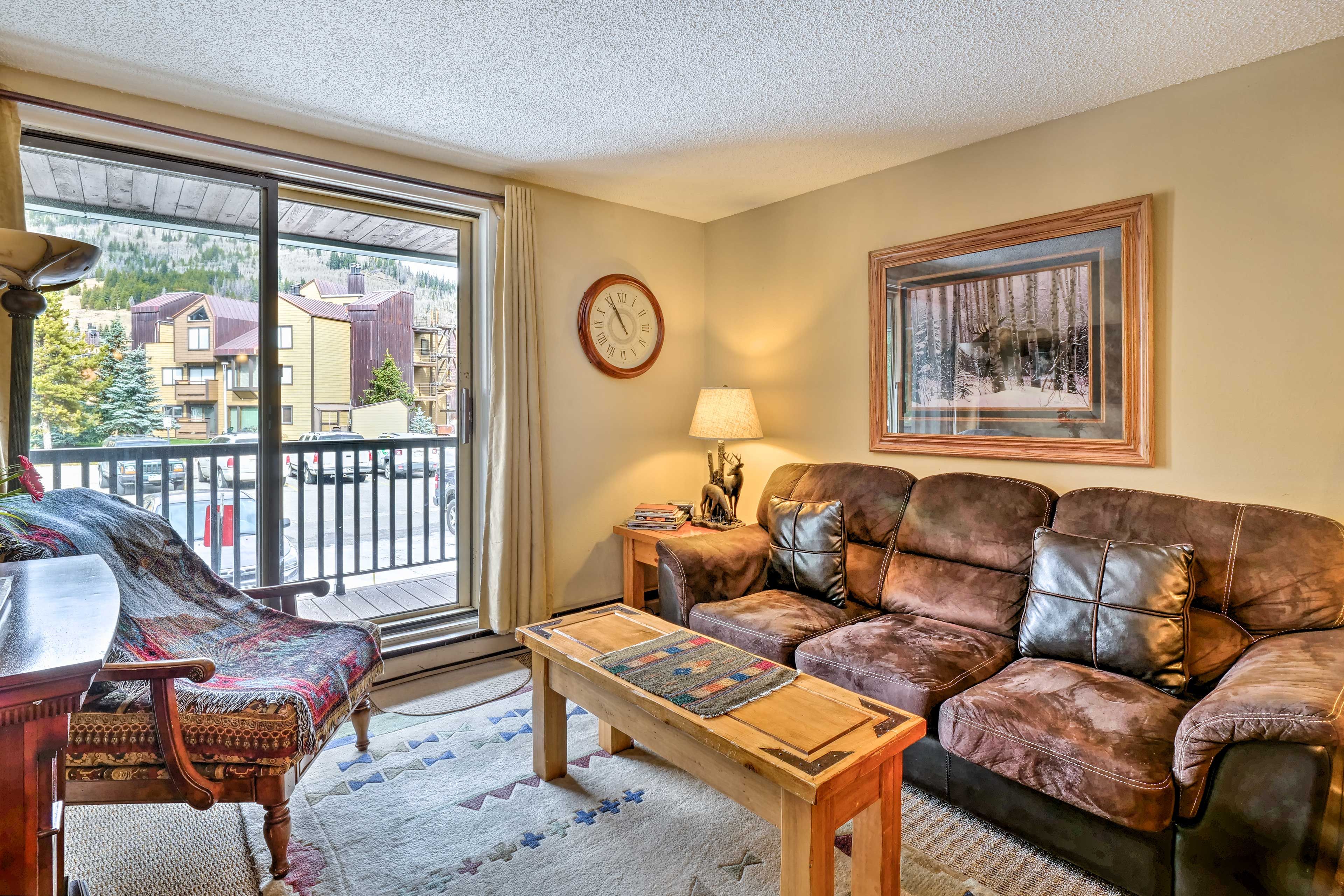 Living Room | Balcony Access