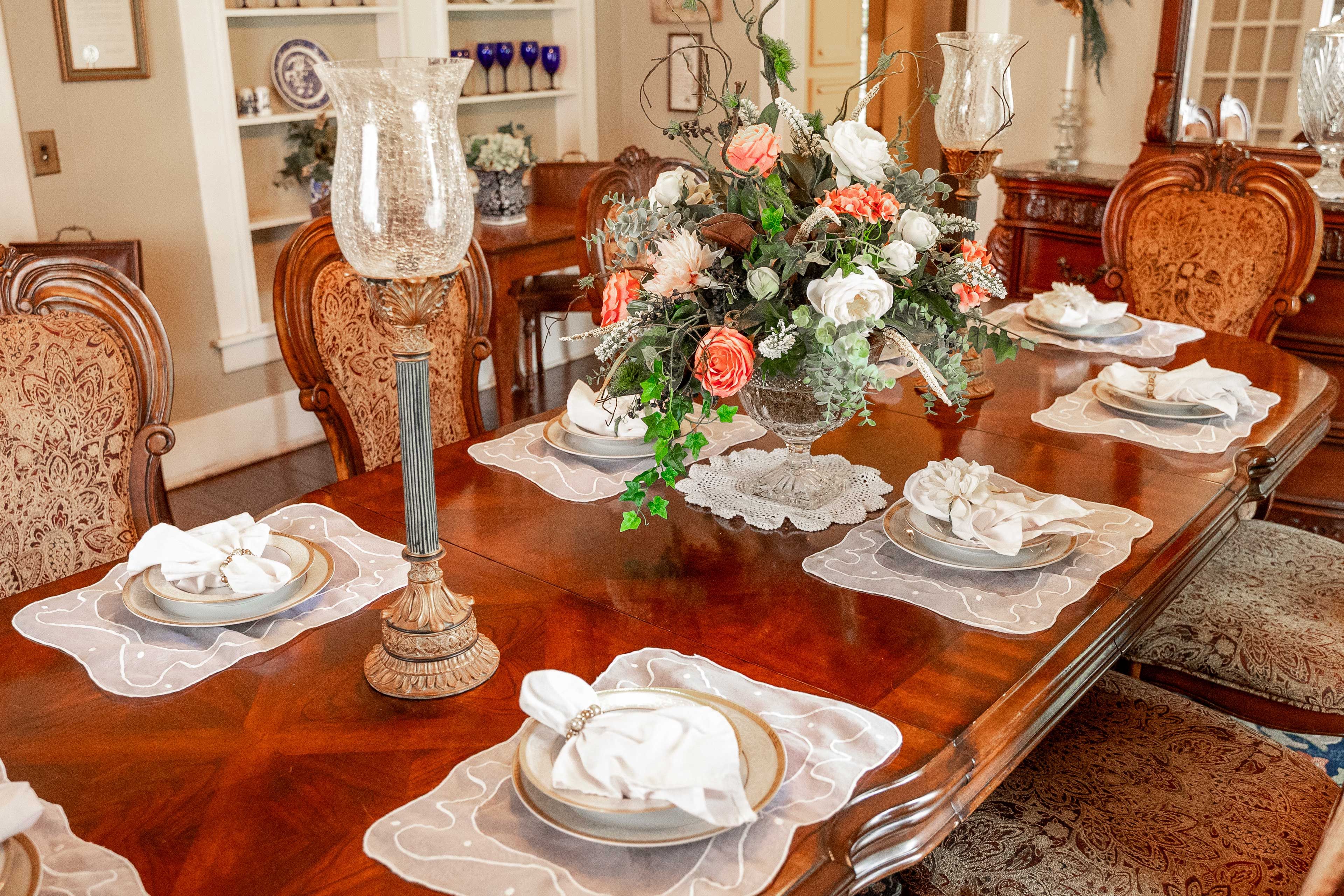 Dining Room | Dishes & Flatware Provided