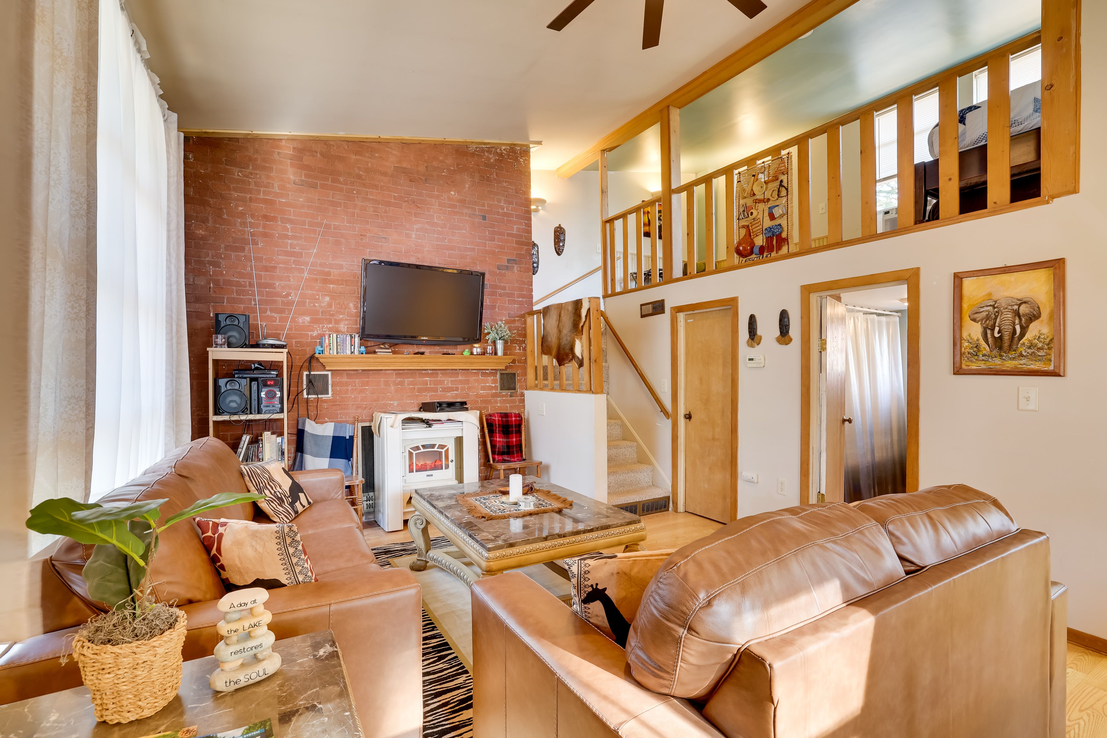 Living Room | Central Heating & A/C | Smart TV